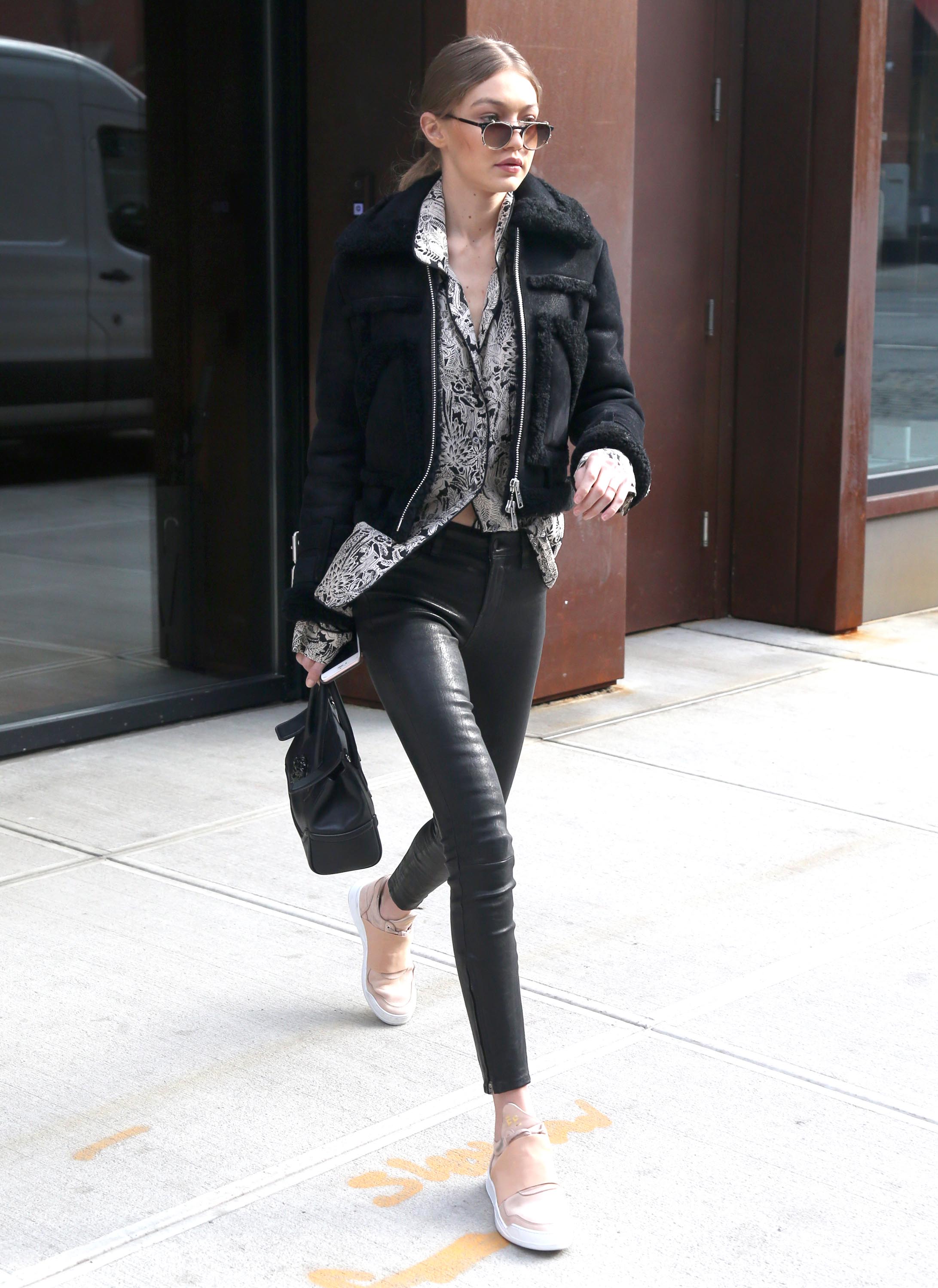 Gigi Hadid leaves her apartment