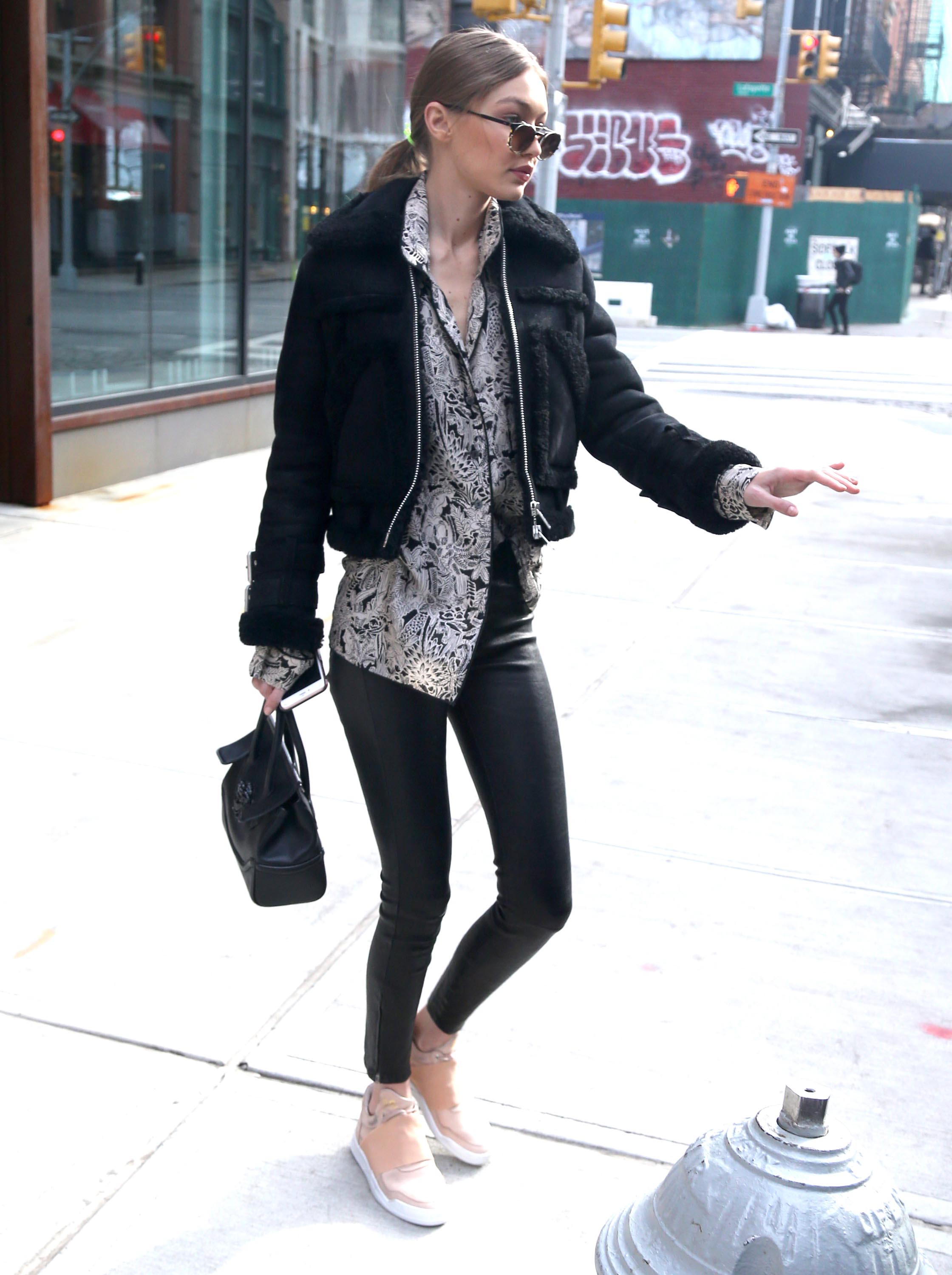 Gigi Hadid leaves her apartment