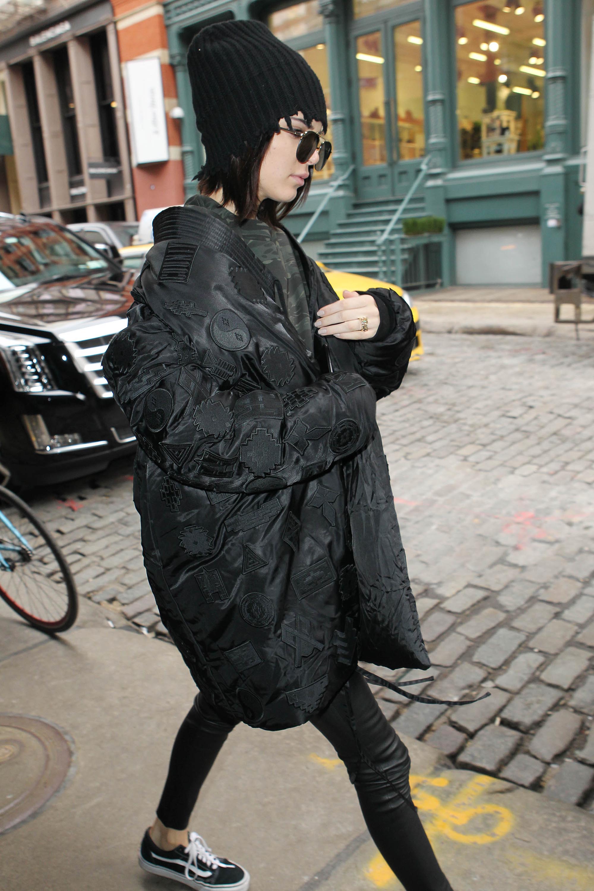 Kendall Jenner leaves Kim Kardashian’s apartment