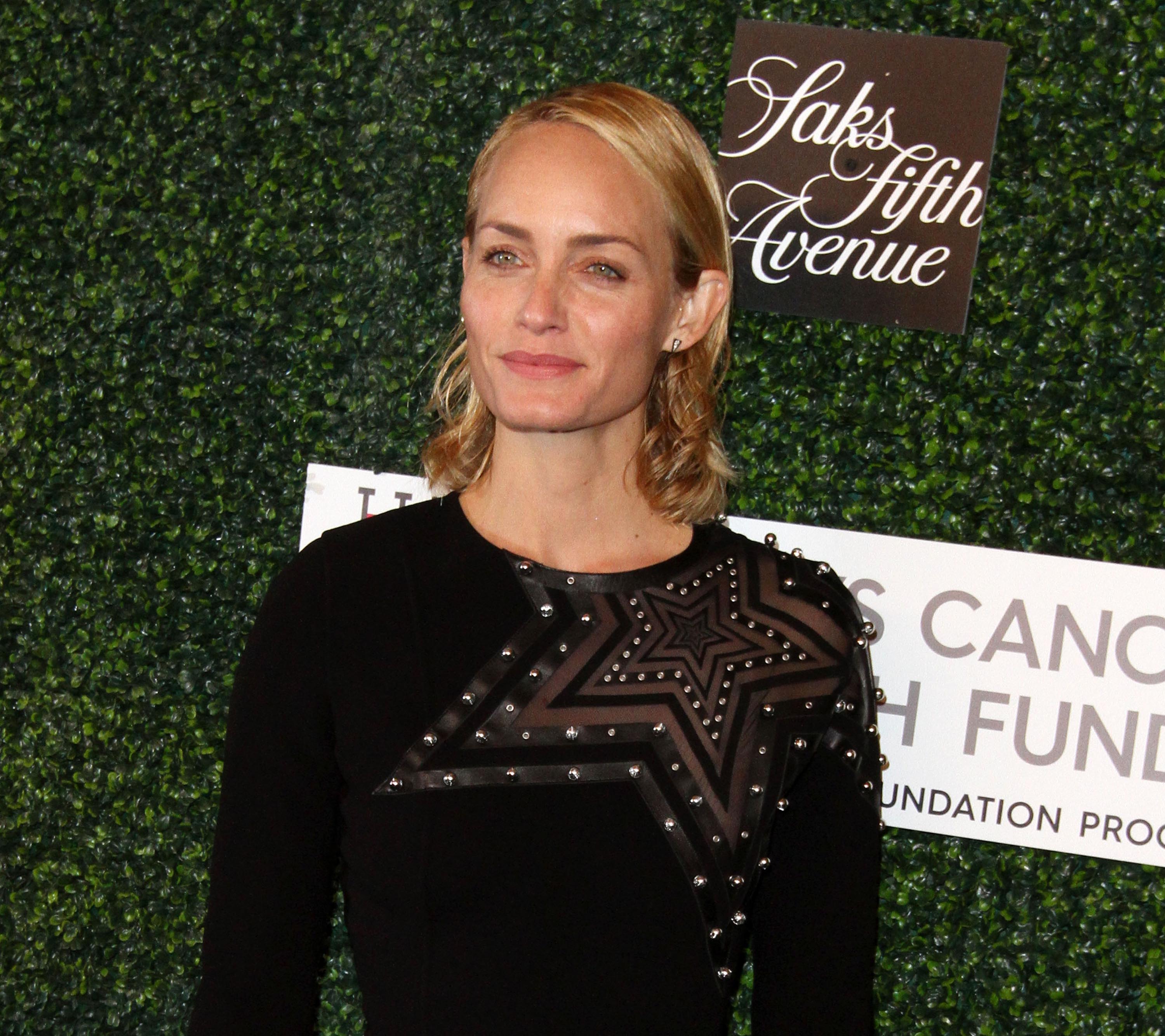 Amber Valletta attends The Women’s Cancer Research Fund hosts