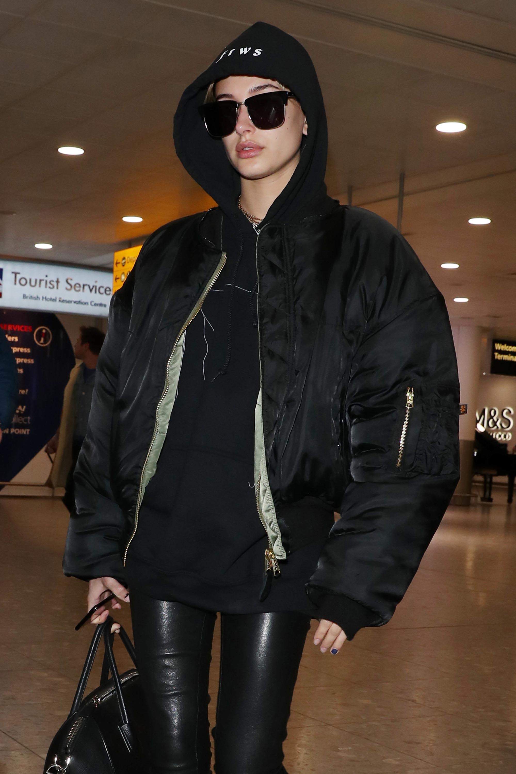 Hailey Baldwin Heathrow Airport