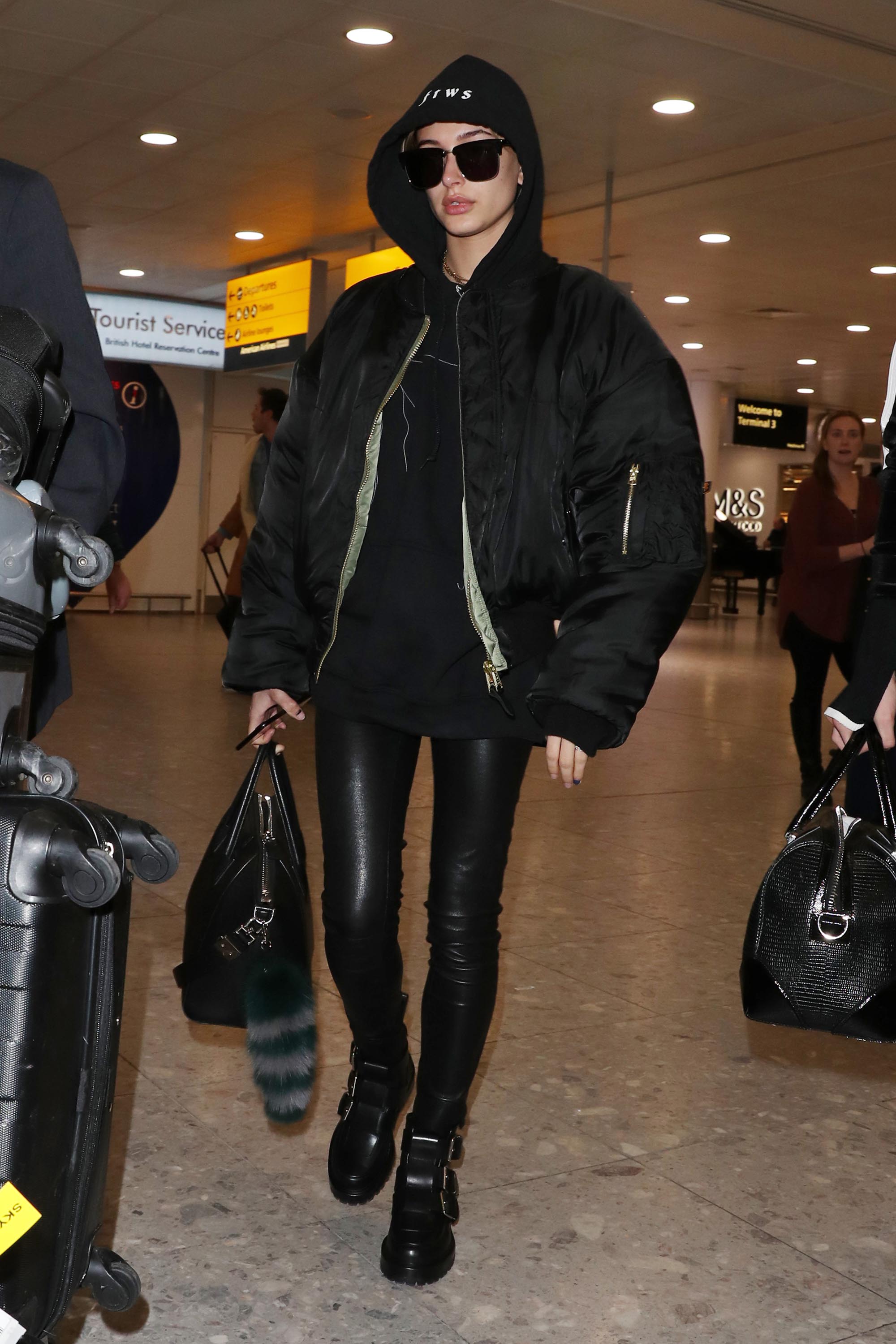 Hailey Baldwin Heathrow Airport