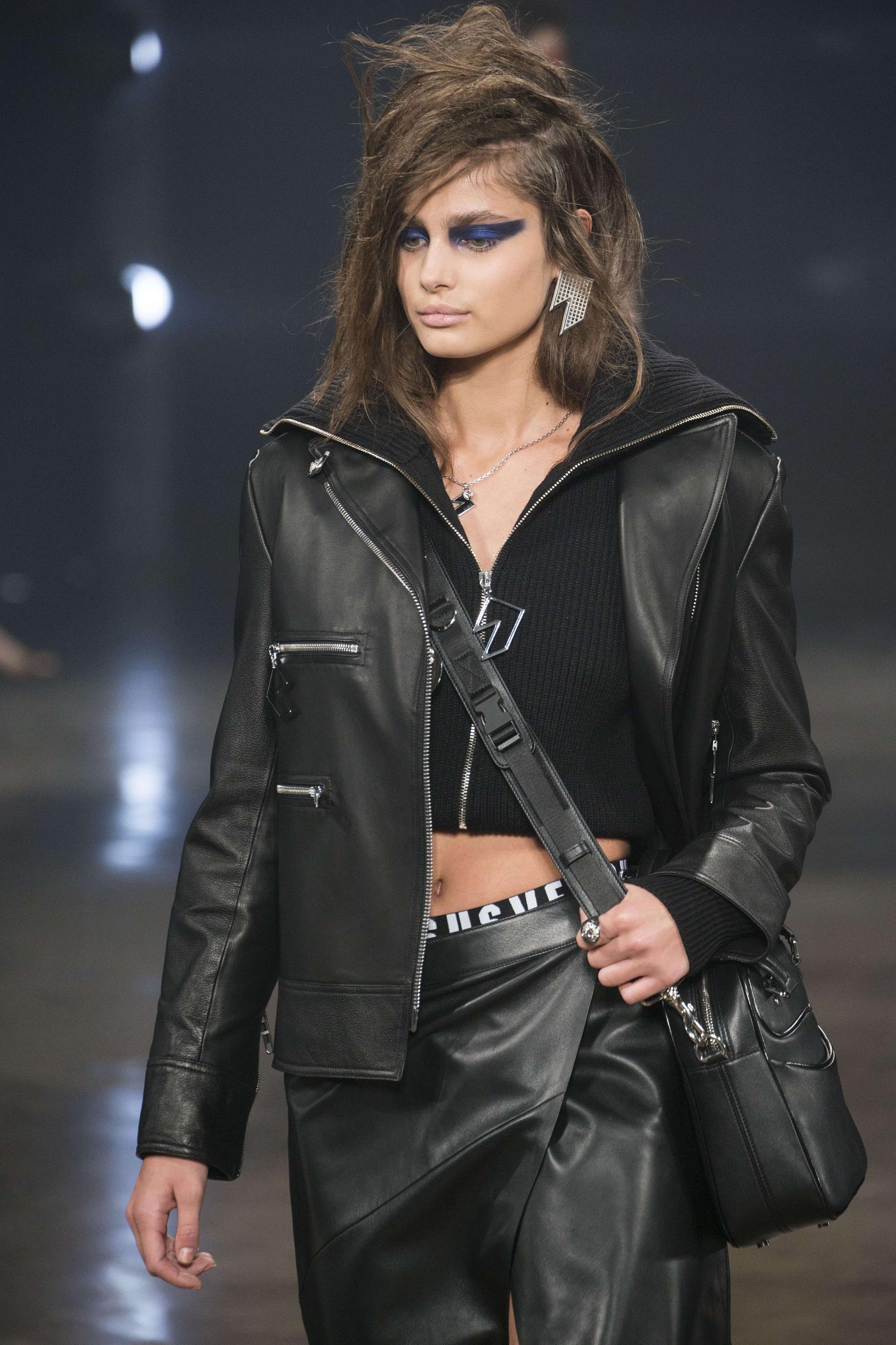 Taylor Hill attends London Fashion Week Fall/Winter 2017