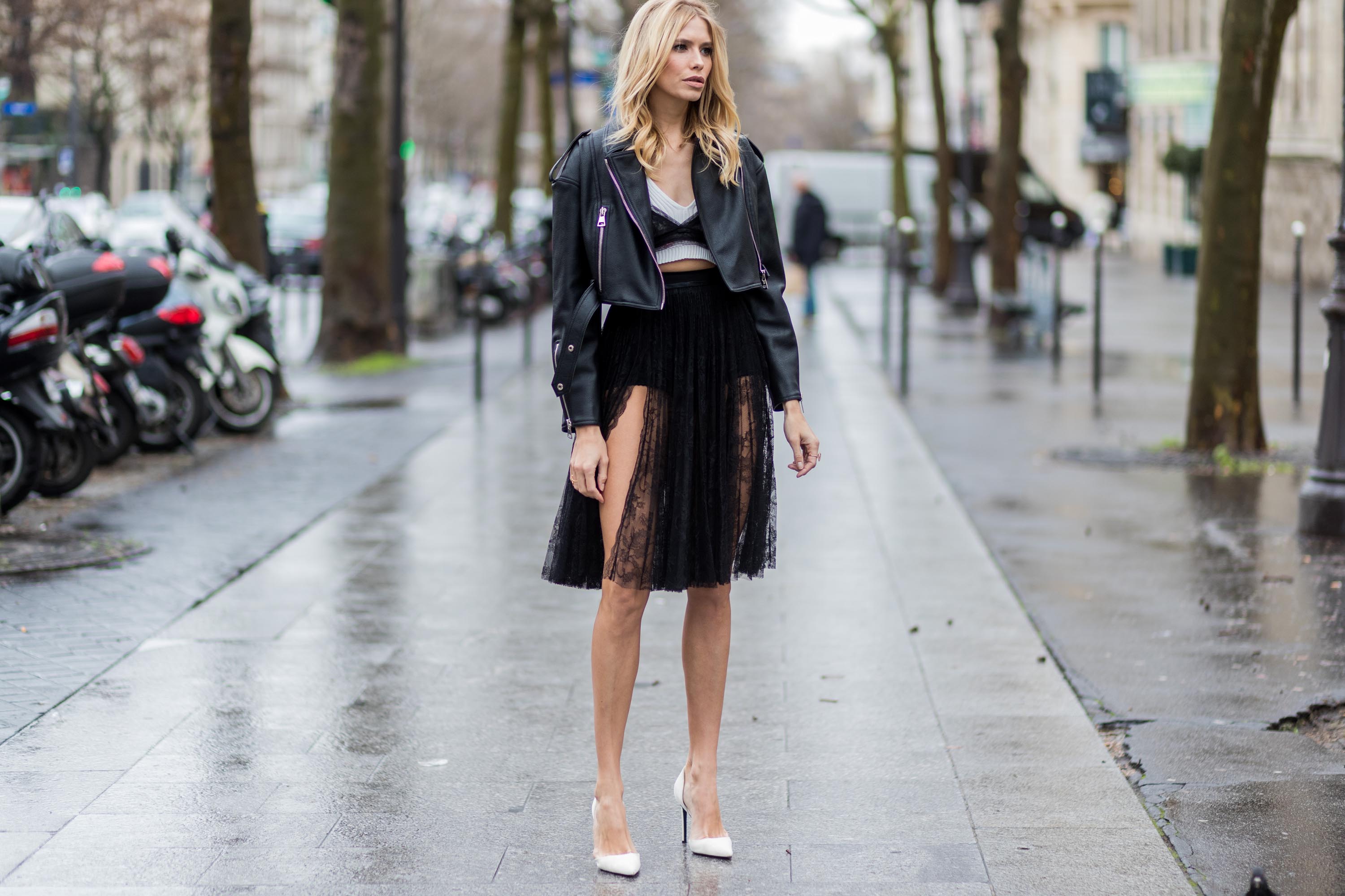 Elena Perminova arrives at the Giambattista Valli show