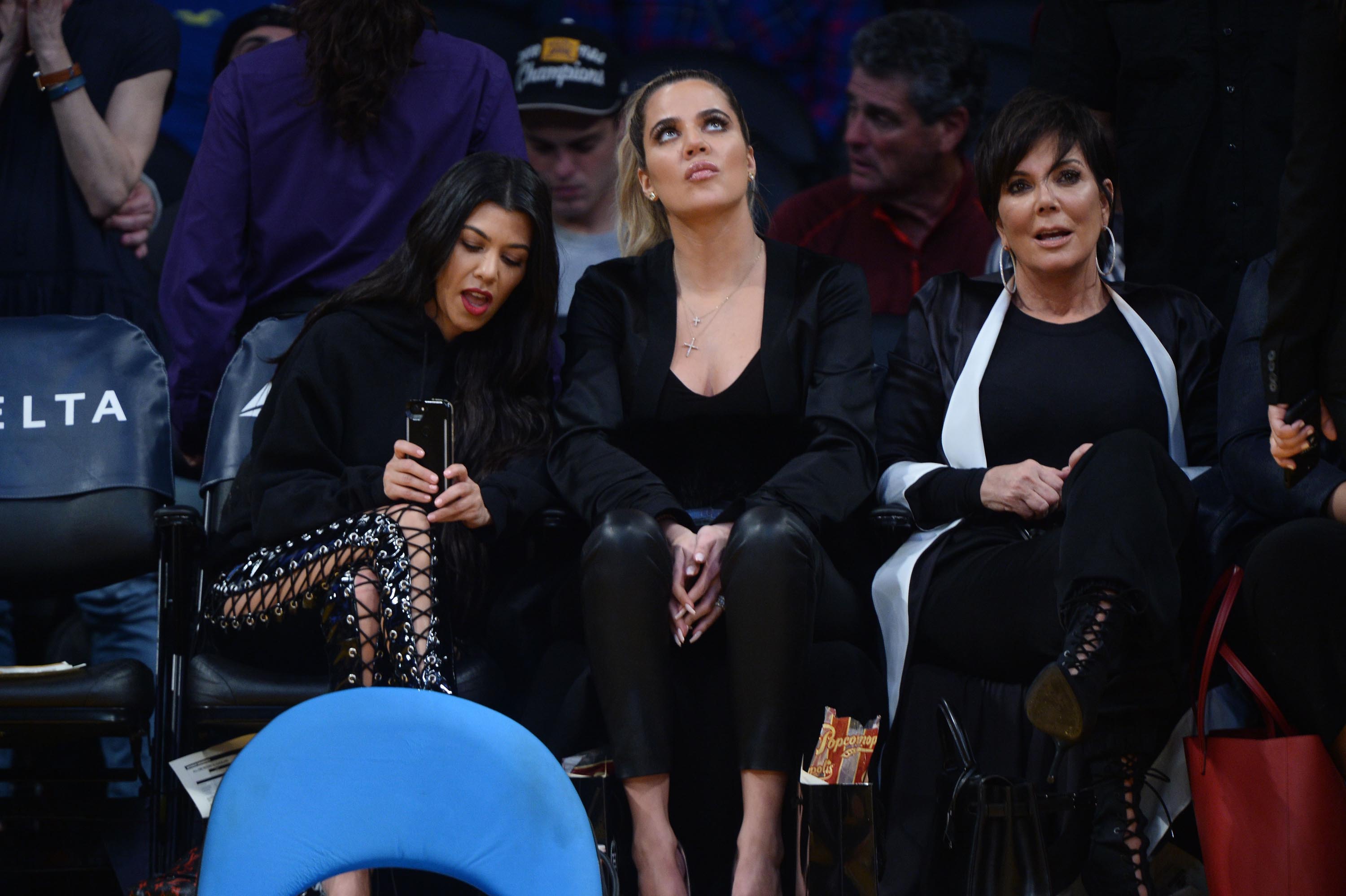 Kourtney & Khloe Kardashian attend LA Lakers vs Cavaliers Game