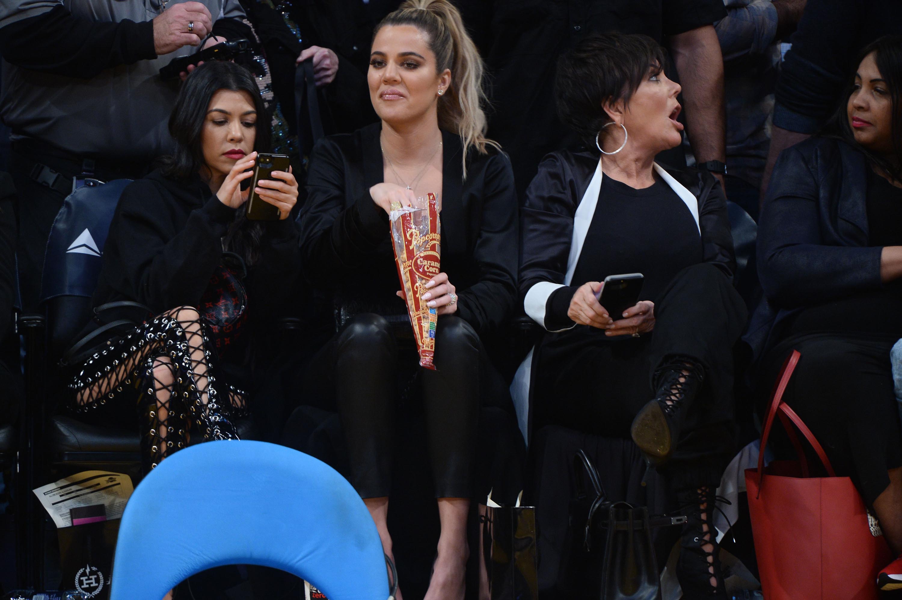 Kourtney & Khloe Kardashian attend LA Lakers vs Cavaliers Game