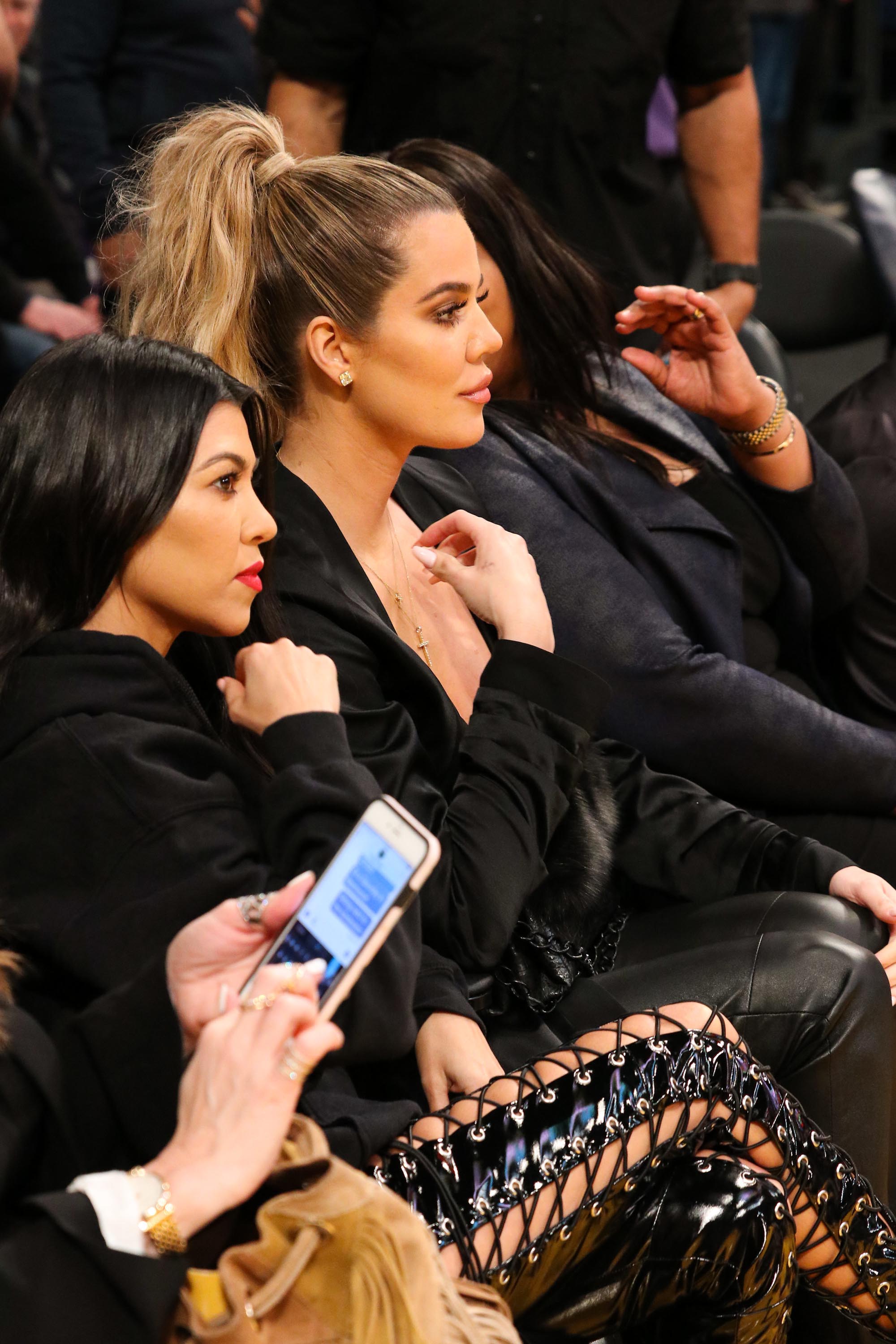 Kourtney & Khloe Kardashian attend LA Lakers vs Cavaliers Game