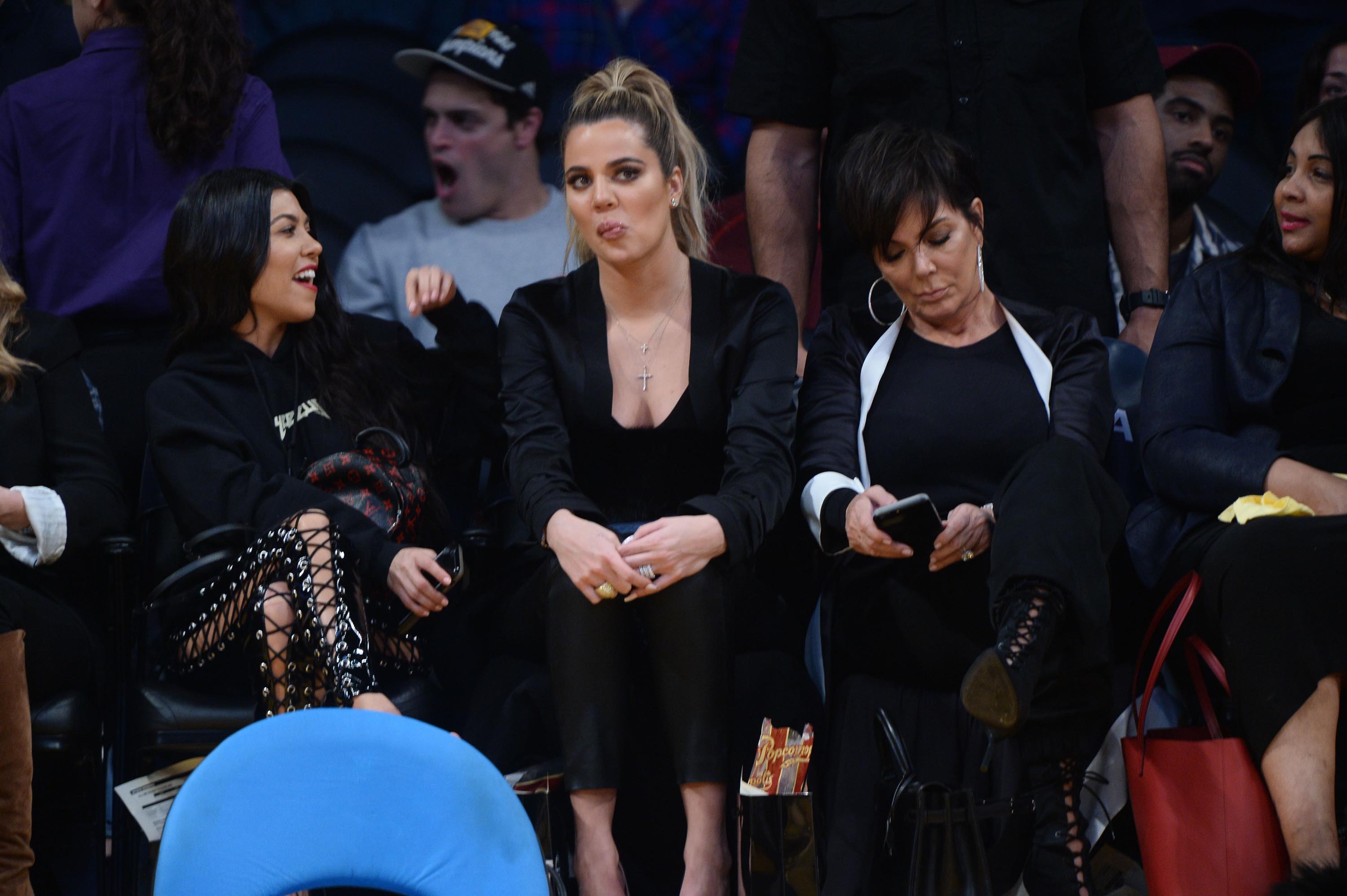 Kourtney & Khloe Kardashian attend LA Lakers vs Cavaliers Game