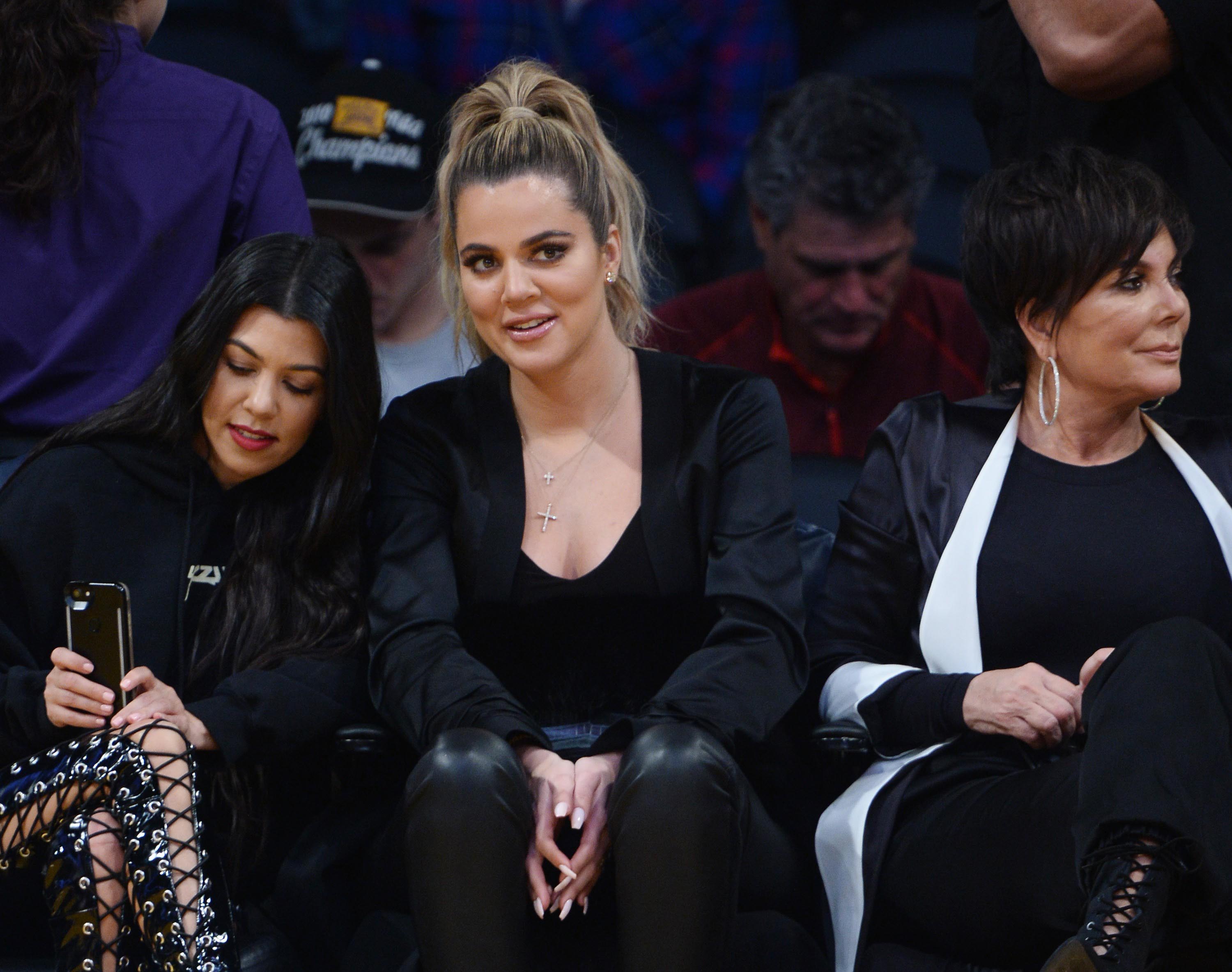 Kourtney & Khloe Kardashian attend LA Lakers vs Cavaliers Game