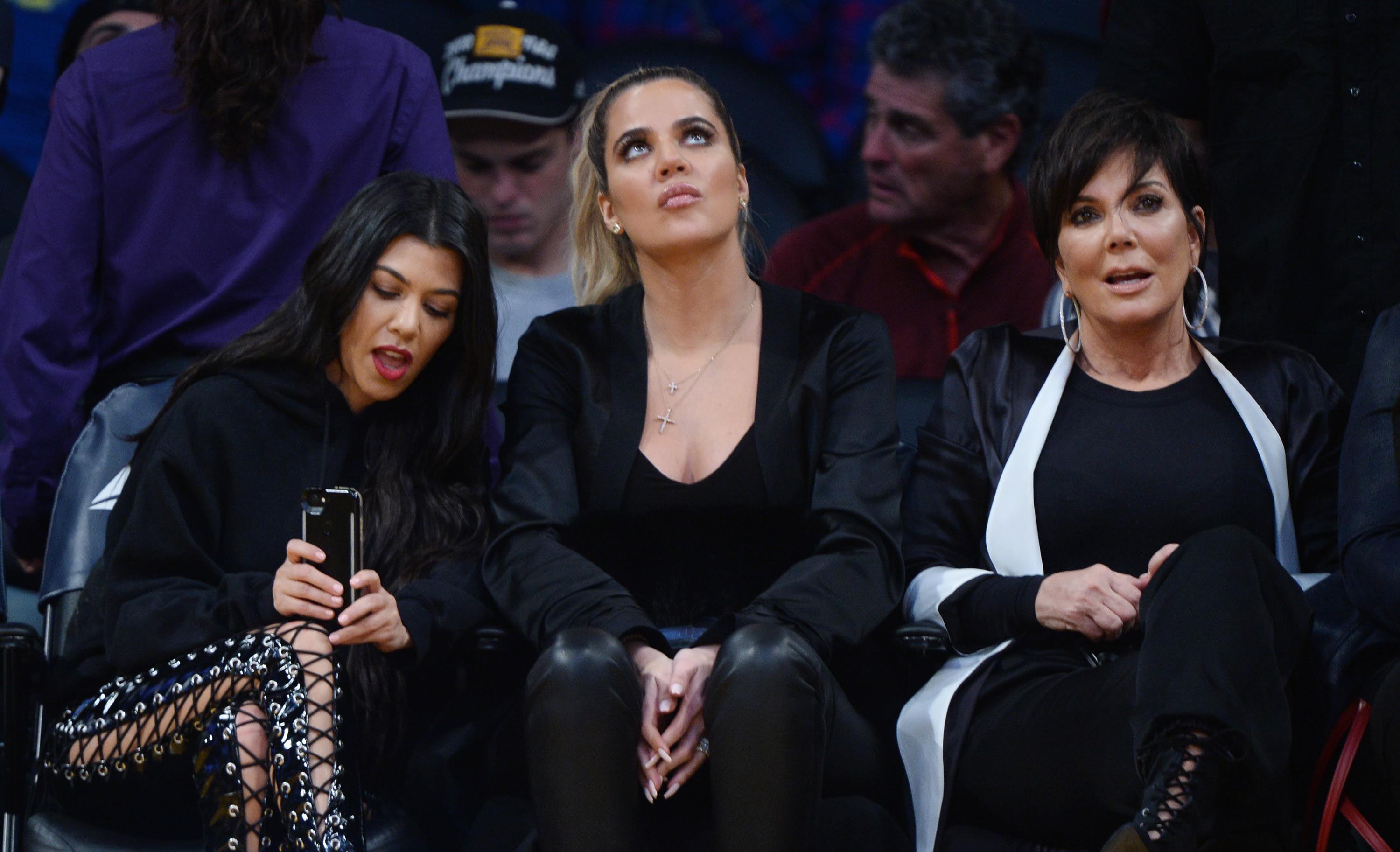 Kourtney & Khloe Kardashian attend LA Lakers vs Cavaliers Game