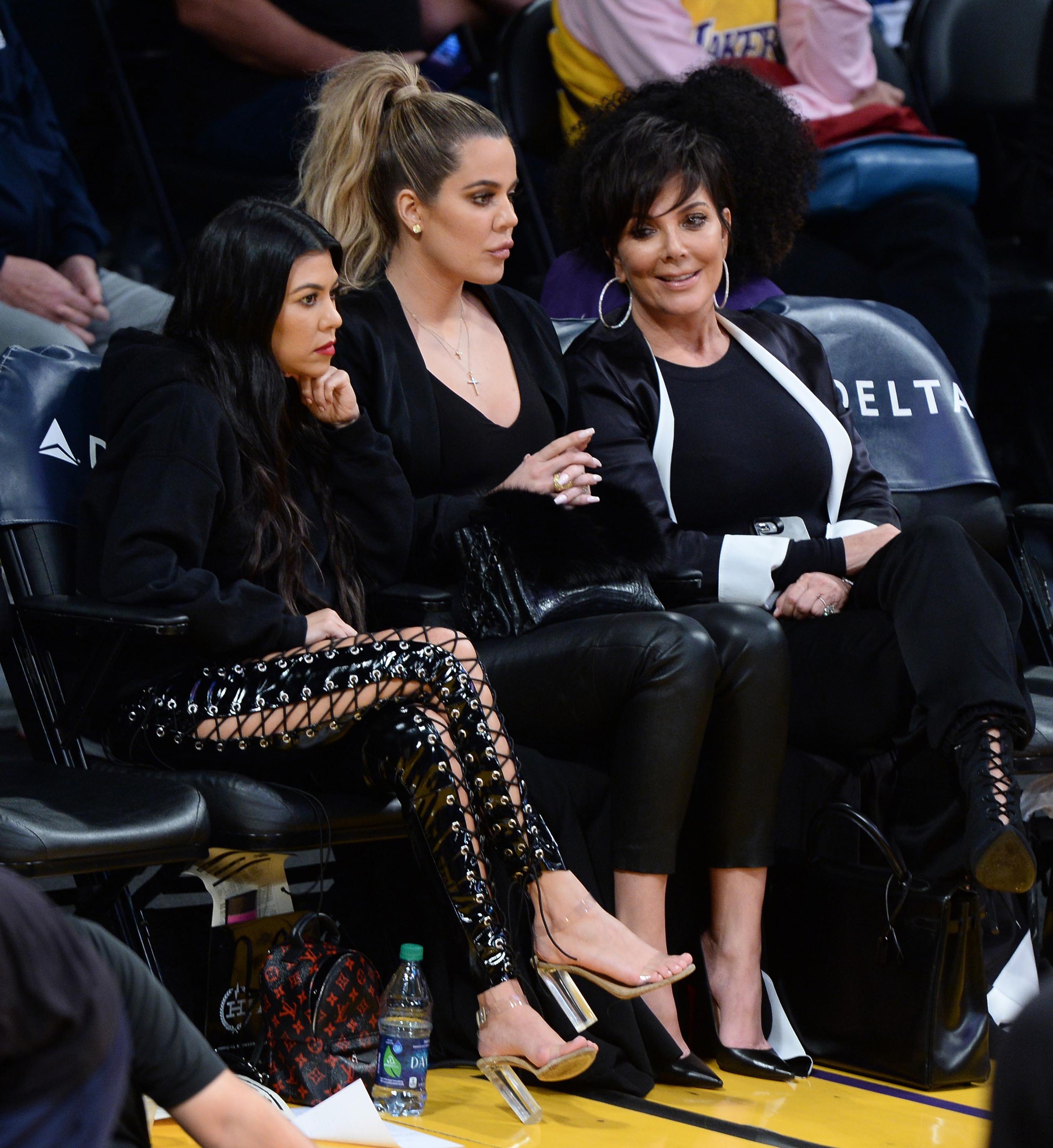 Kourtney & Khloe Kardashian attend LA Lakers vs Cavaliers Game