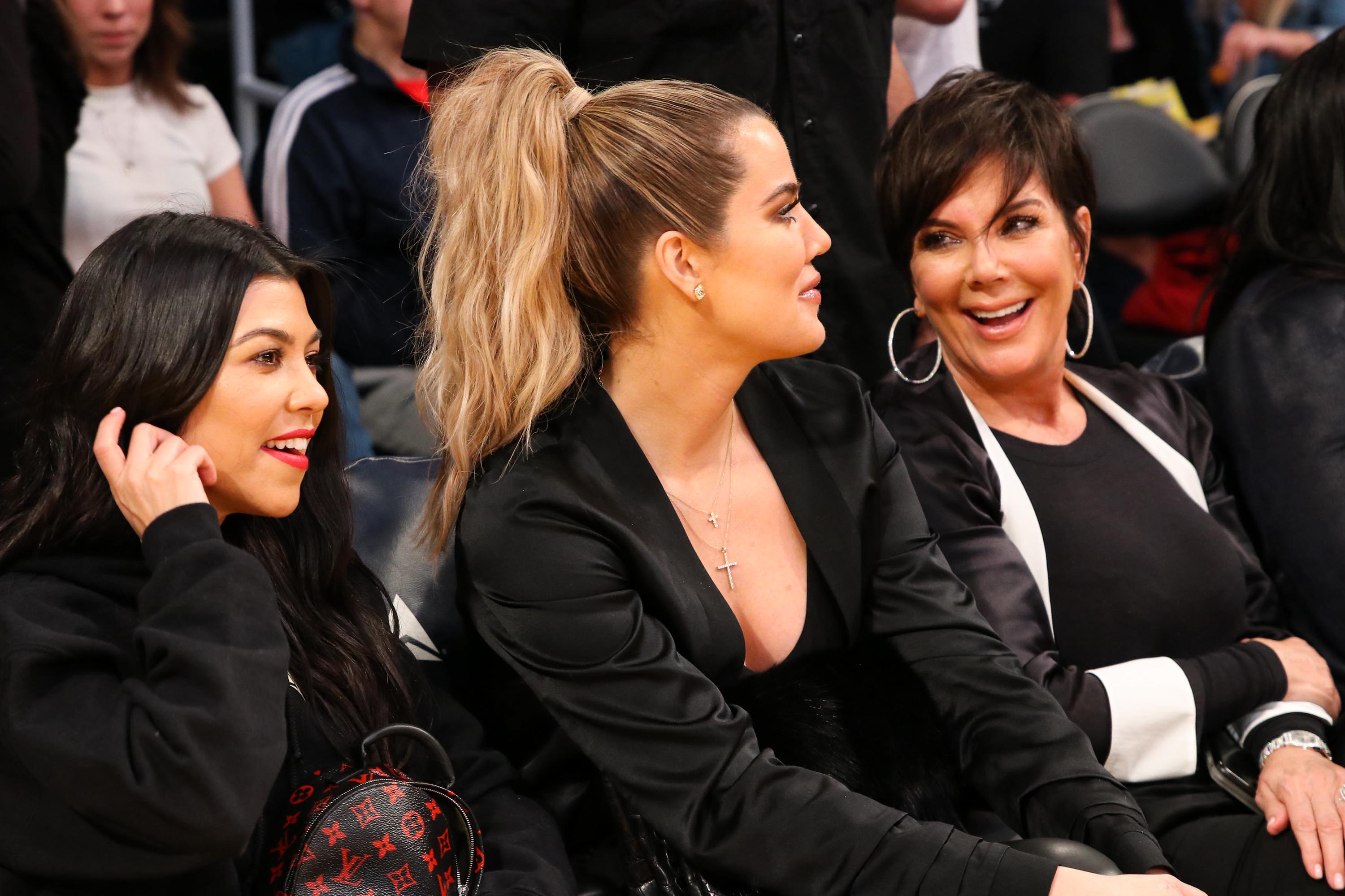 Kourtney & Khloe Kardashian attend LA Lakers vs Cavaliers Game