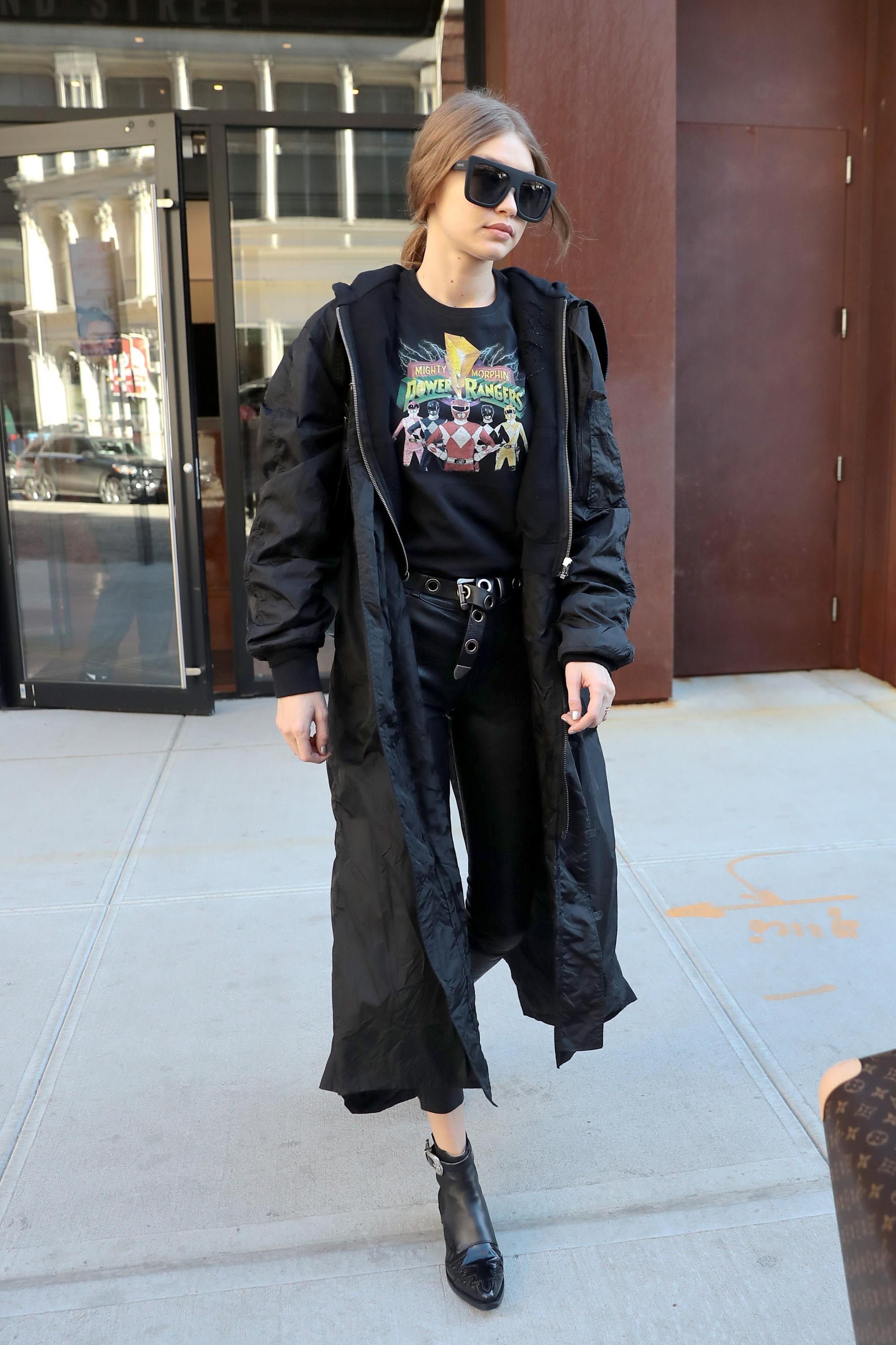 Gigi Hadid leaving her apartment in NYC