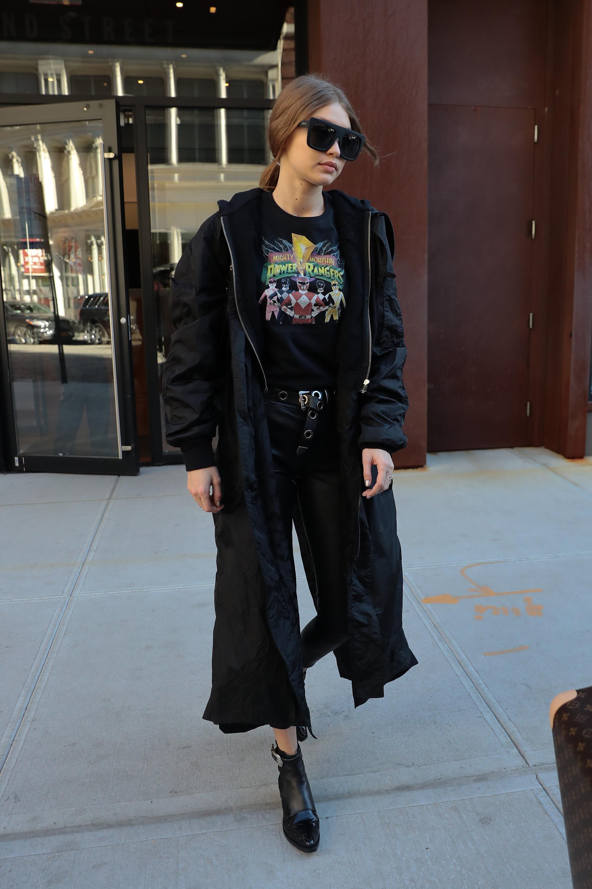 Gigi Hadid leaving her apartment in NYC