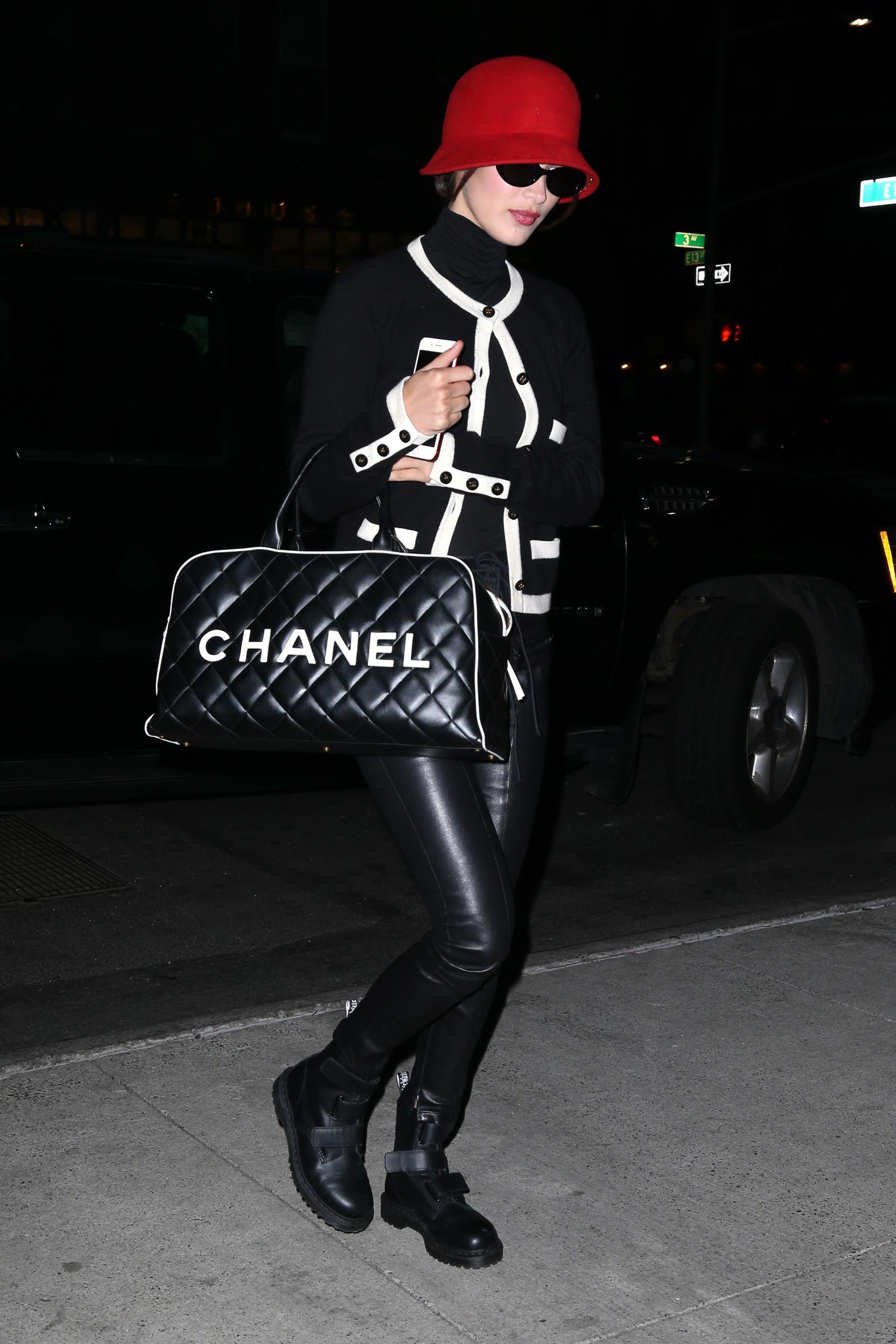 Bella Hadid returning to her New York hotel