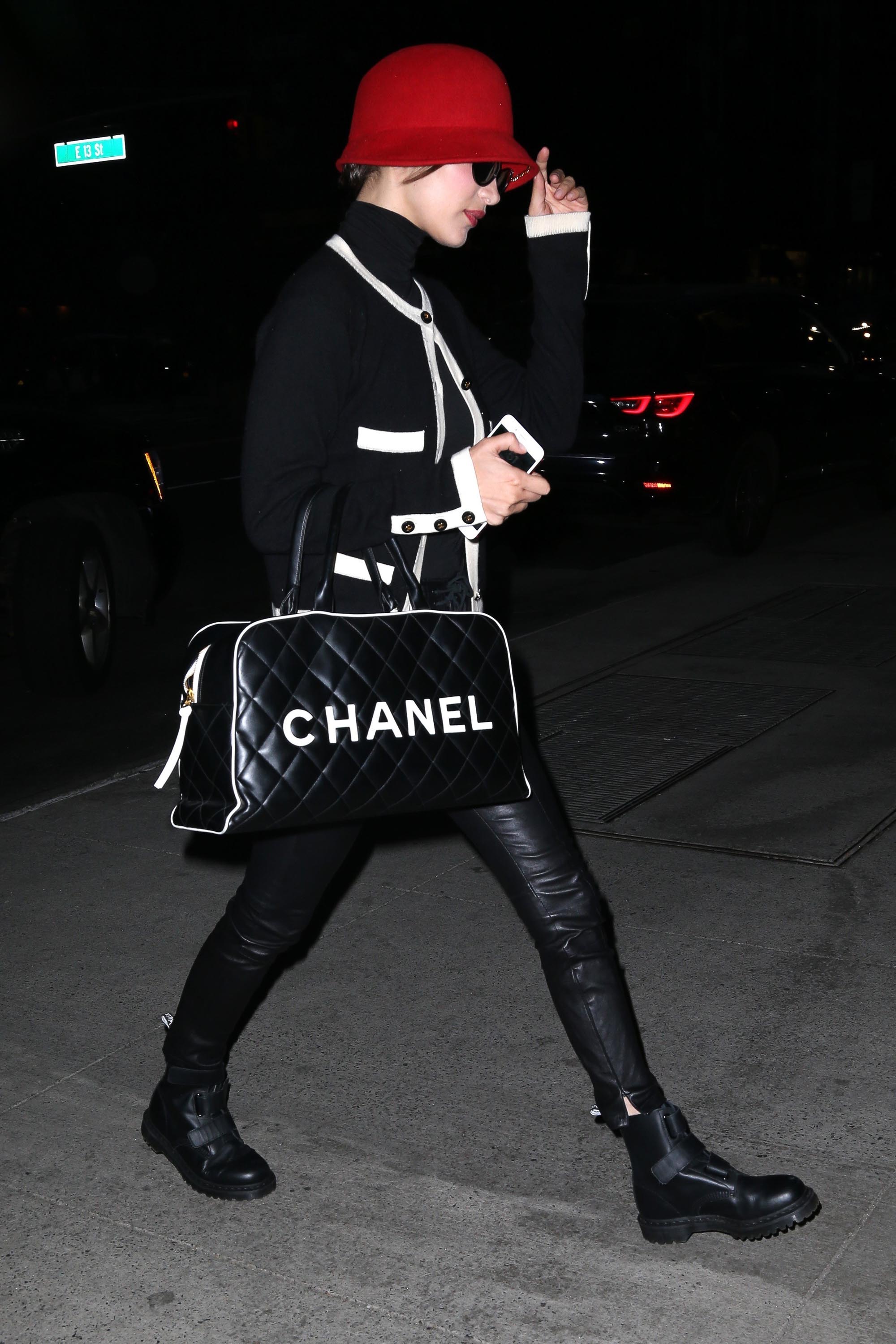 Bella Hadid returning to her New York hotel