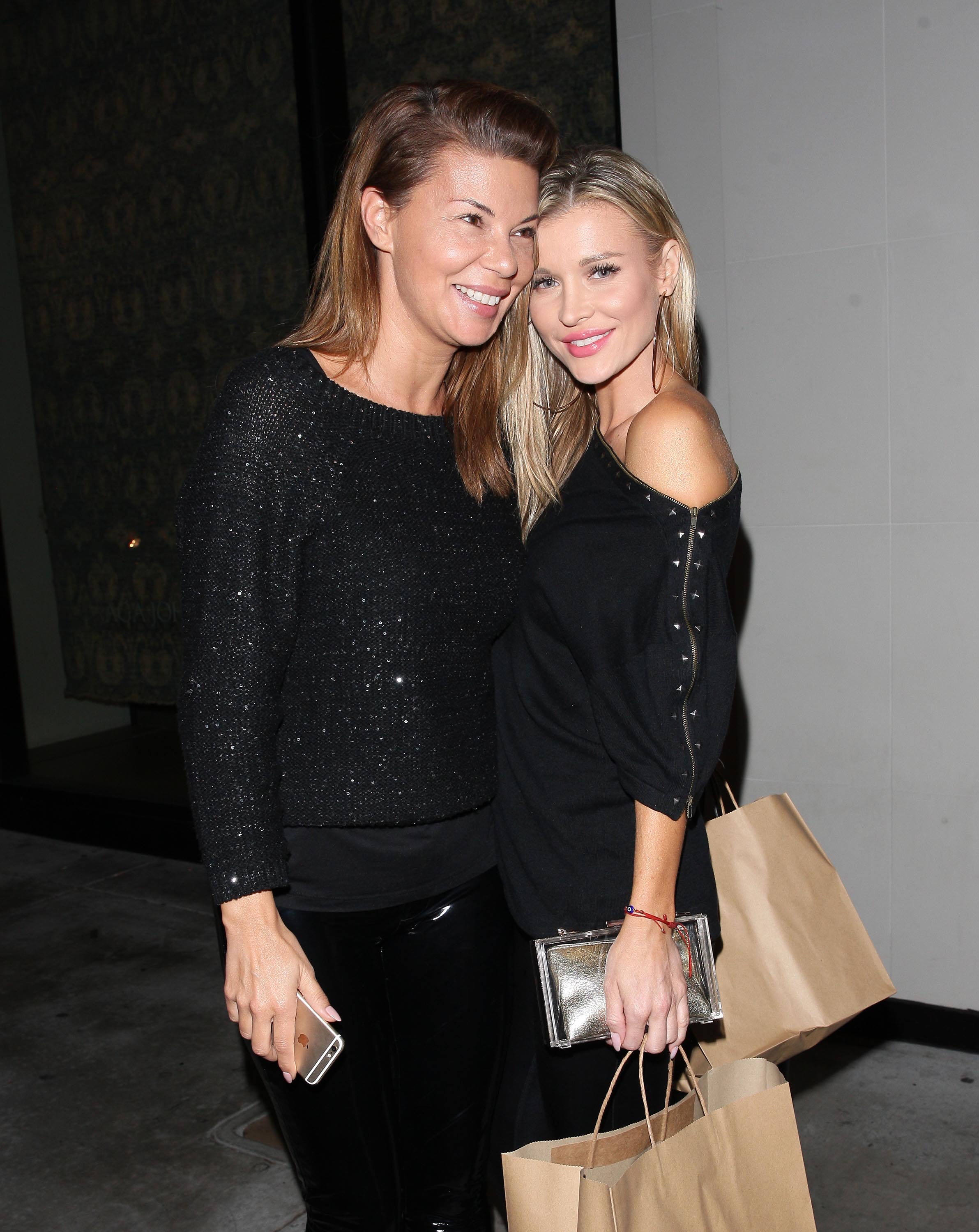 Joanna Krupa and her friend grab dinner