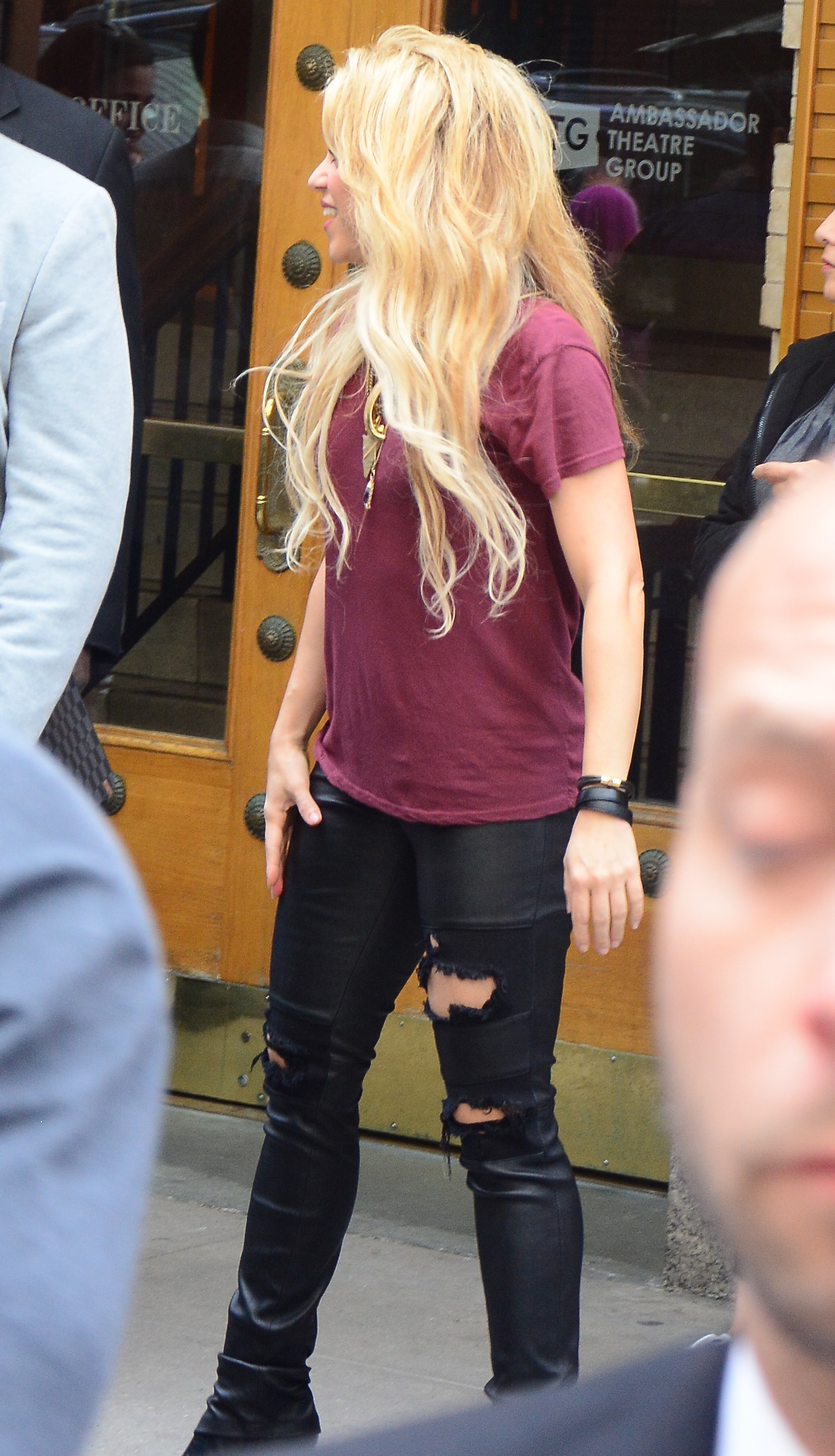 Shakira leaving the Lyric Theater