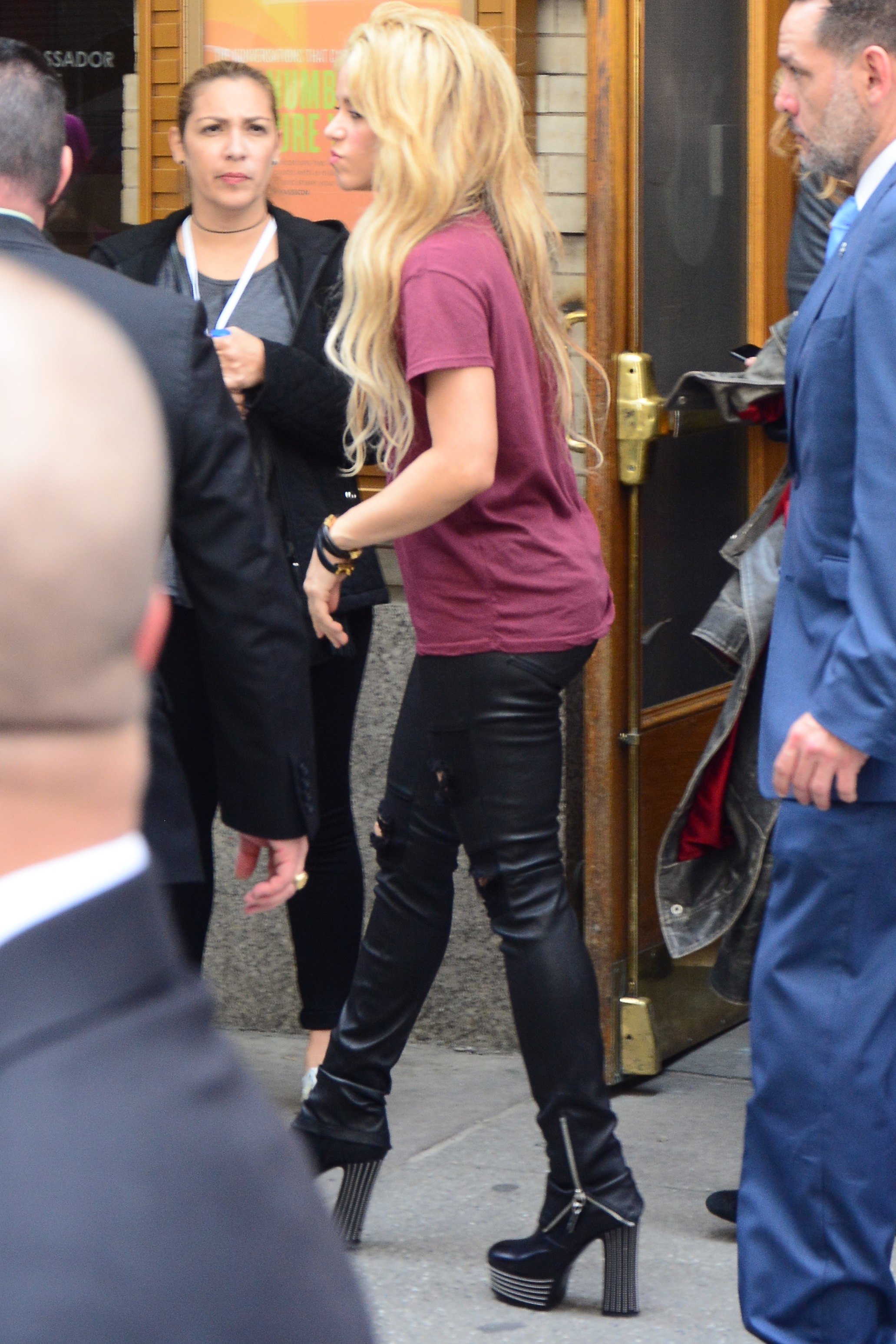 Shakira leaving the Lyric Theater