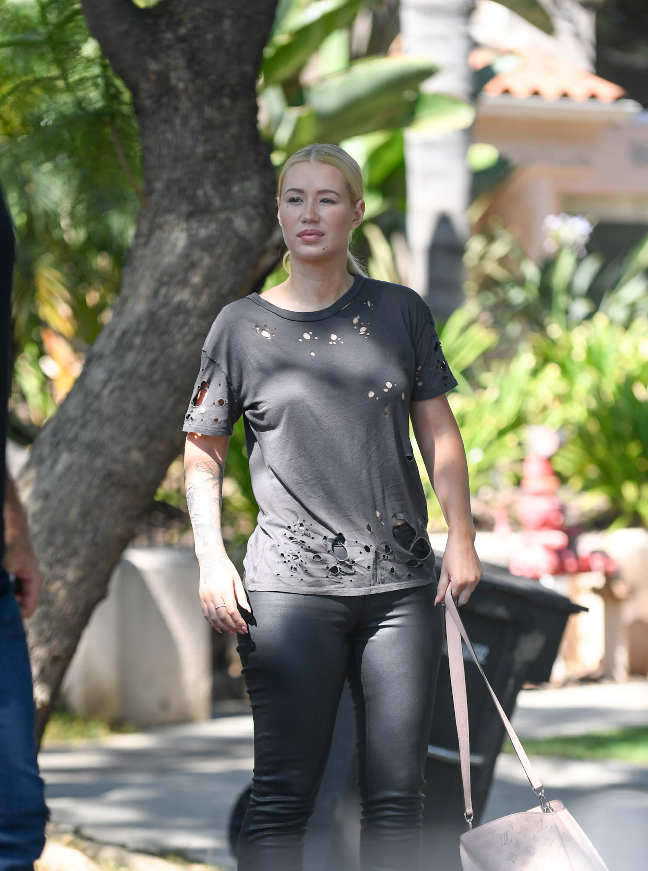 Iggy Azalea seen at a friends house in LA