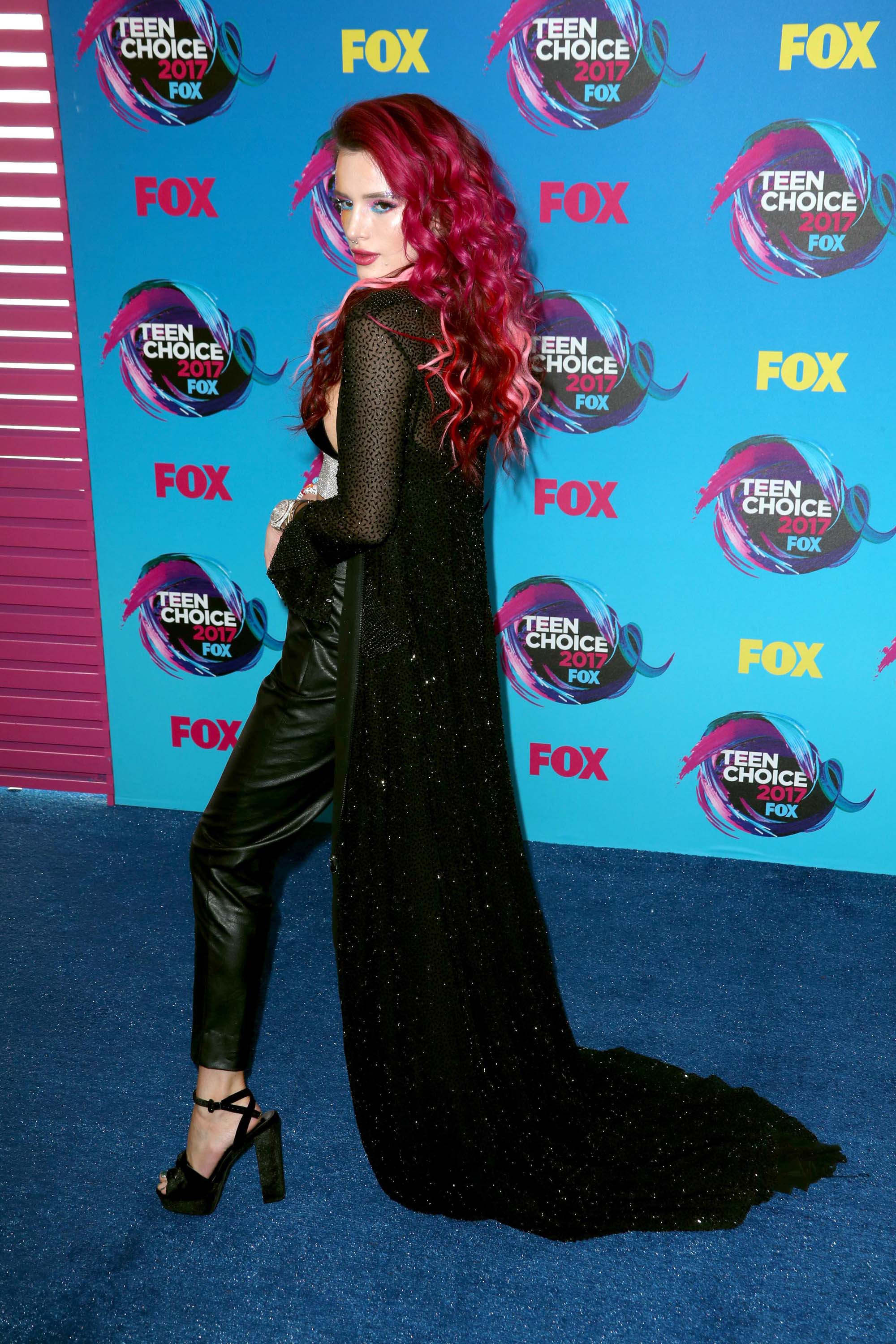 Bella Thorne attends 2017 Teen Choice Awards