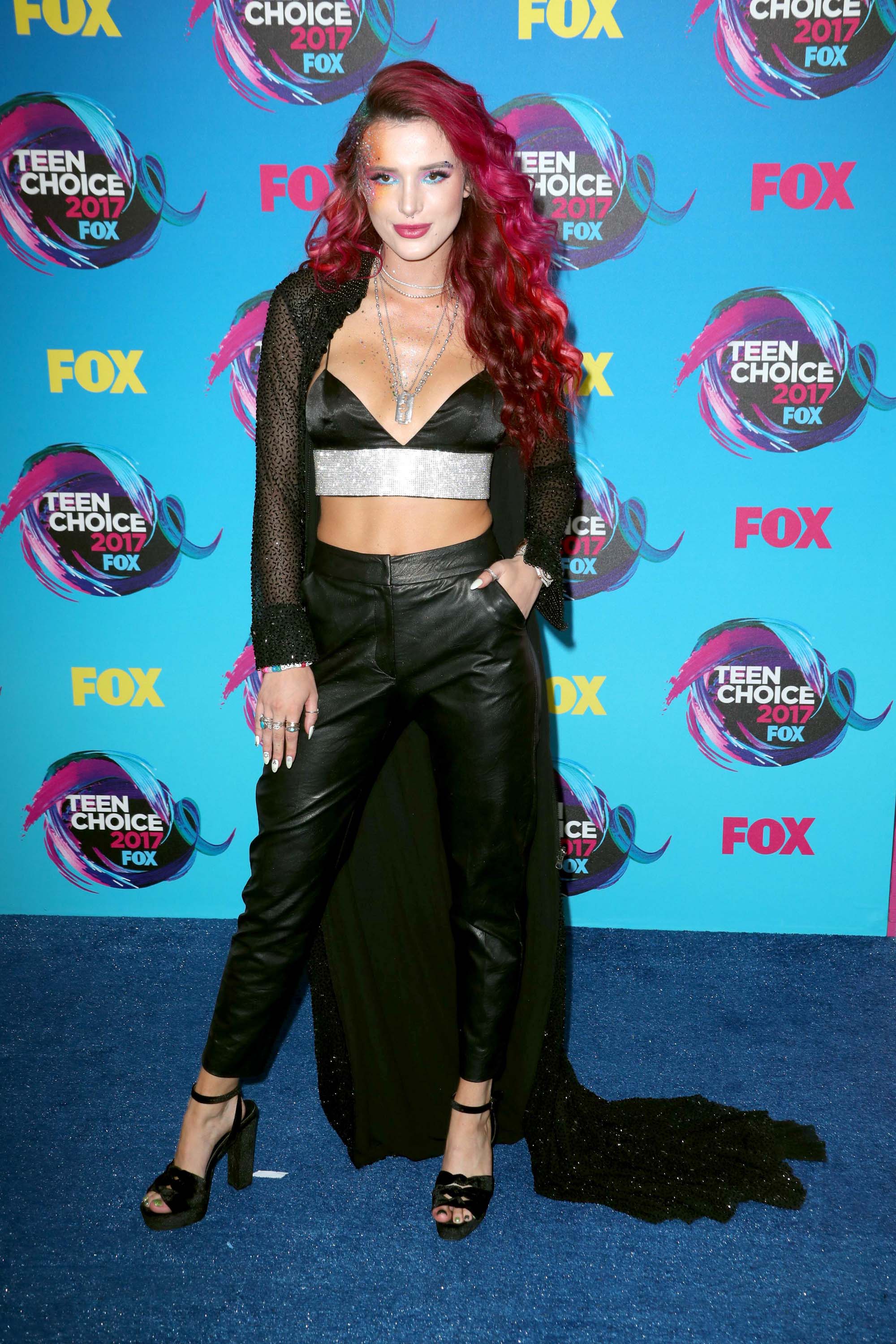 Bella Thorne attends 2017 Teen Choice Awards