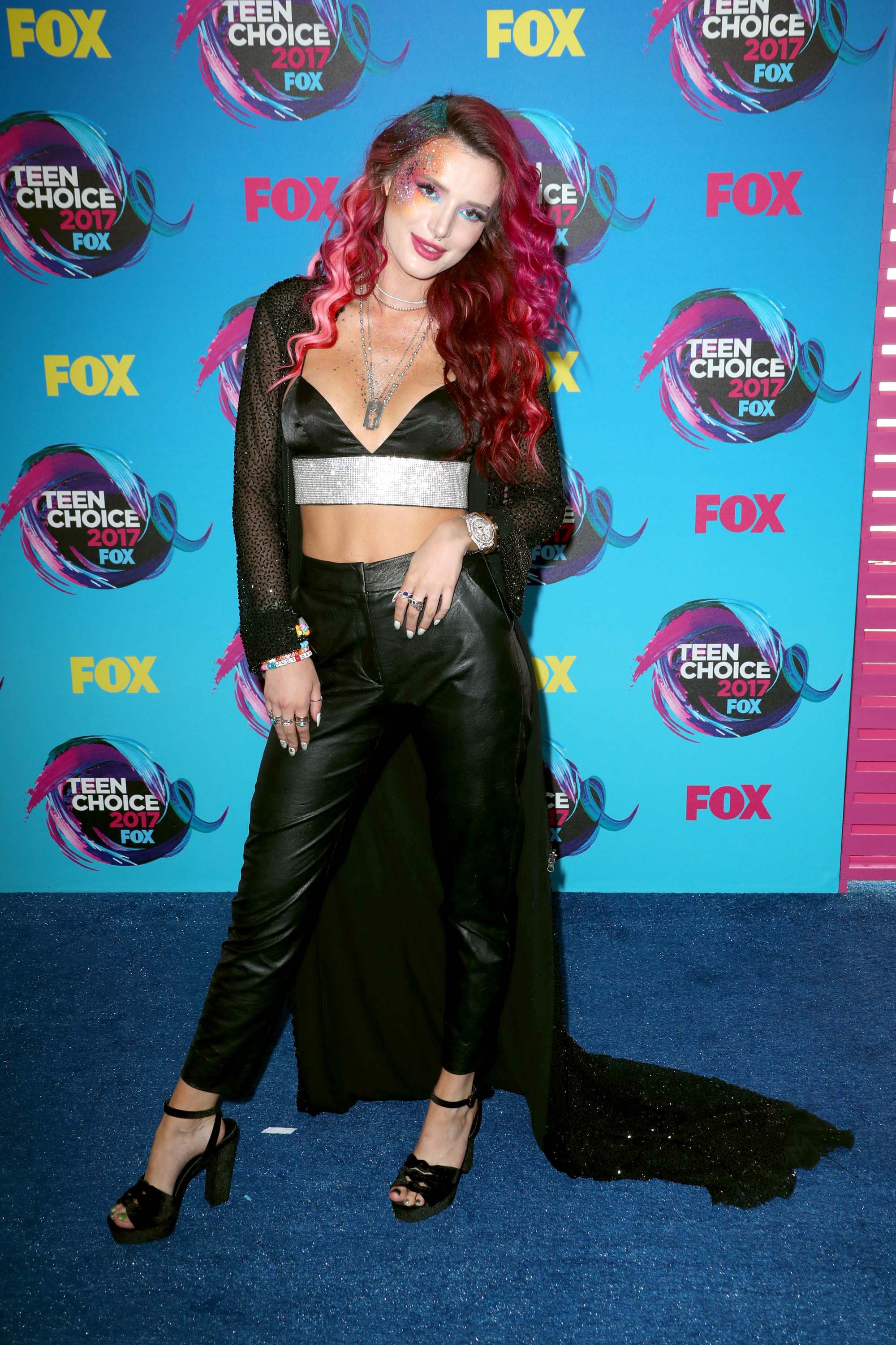 Bella Thorne attends 2017 Teen Choice Awards