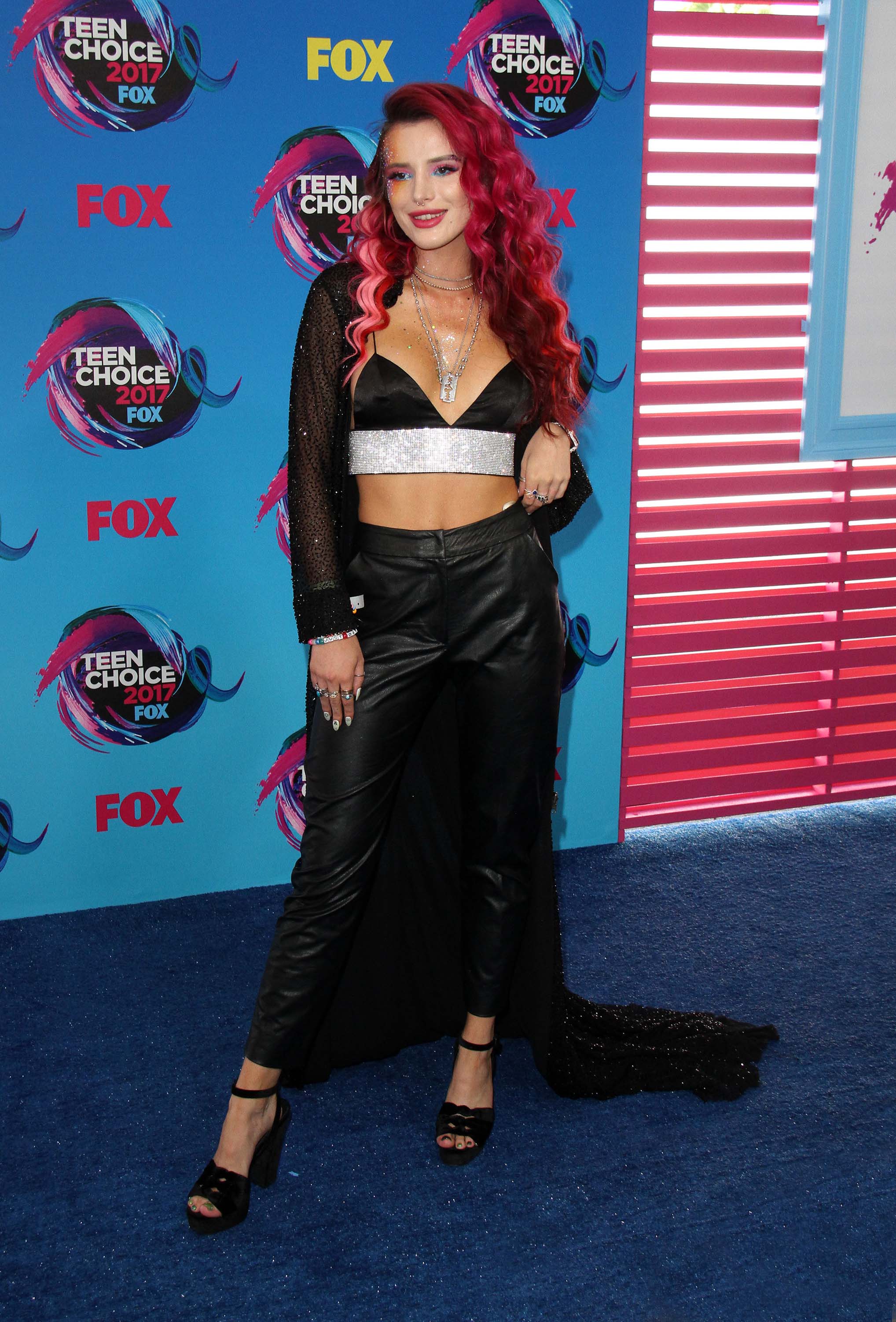 Bella Thorne attends 2017 Teen Choice Awards