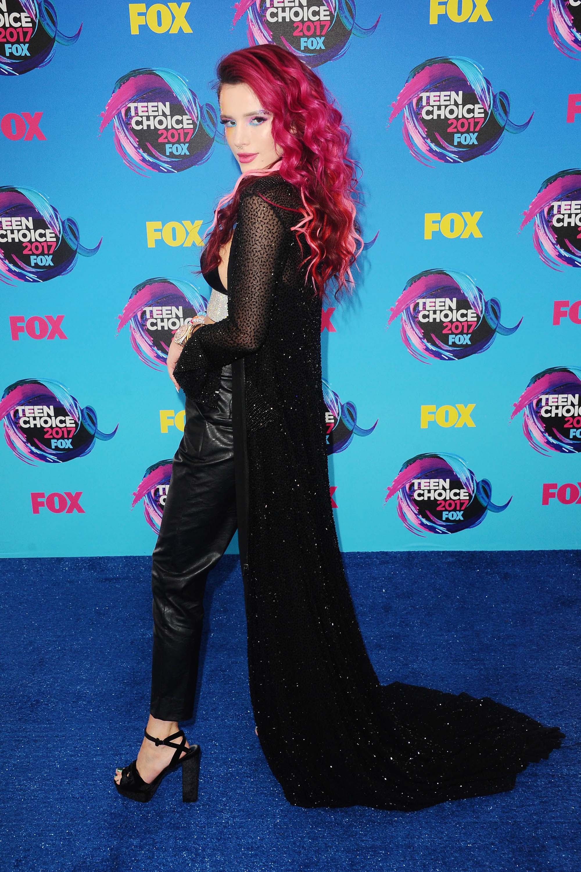 Bella Thorne attends 2017 Teen Choice Awards