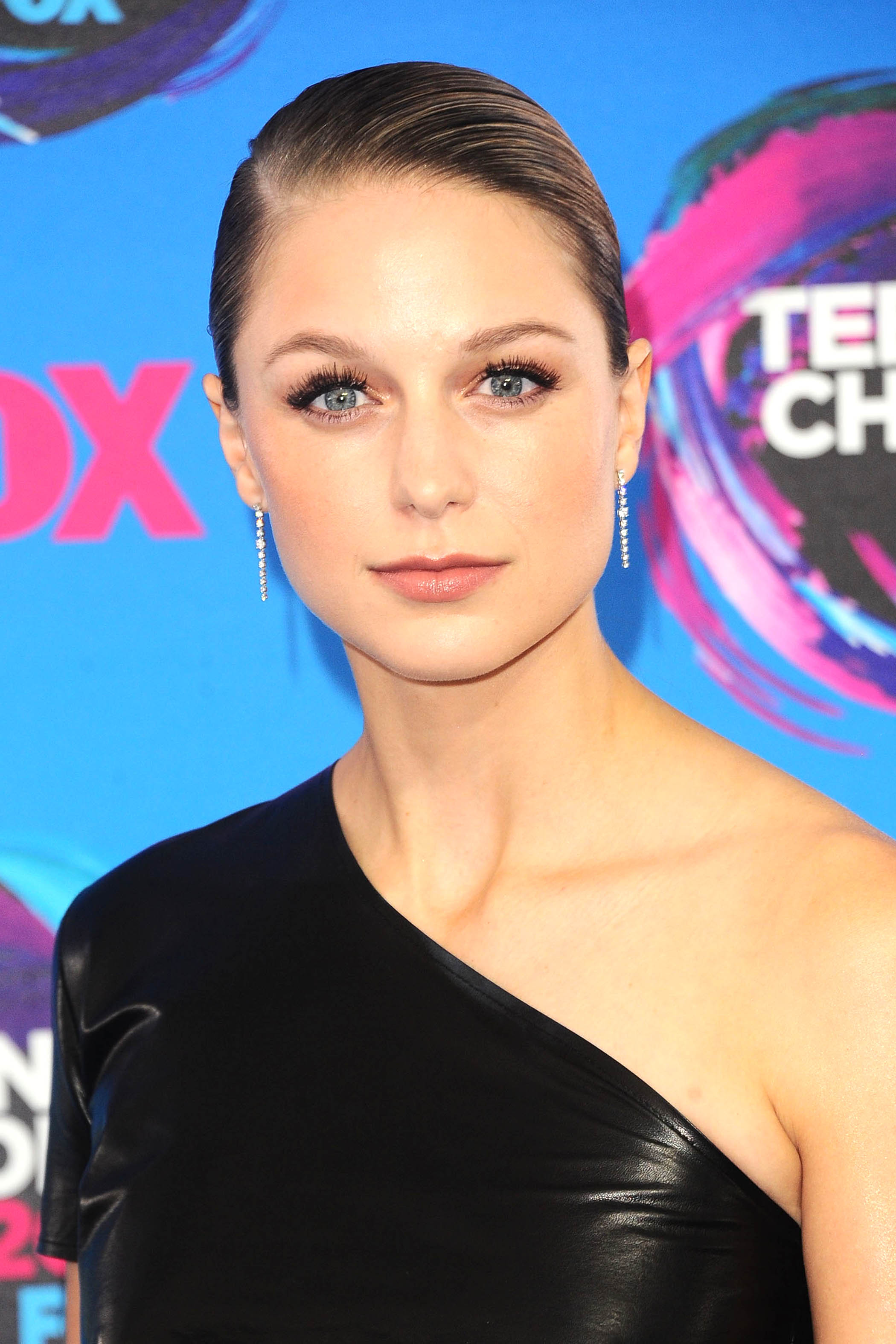 Melissa Benoist attends 2017 Teen Choice Awards