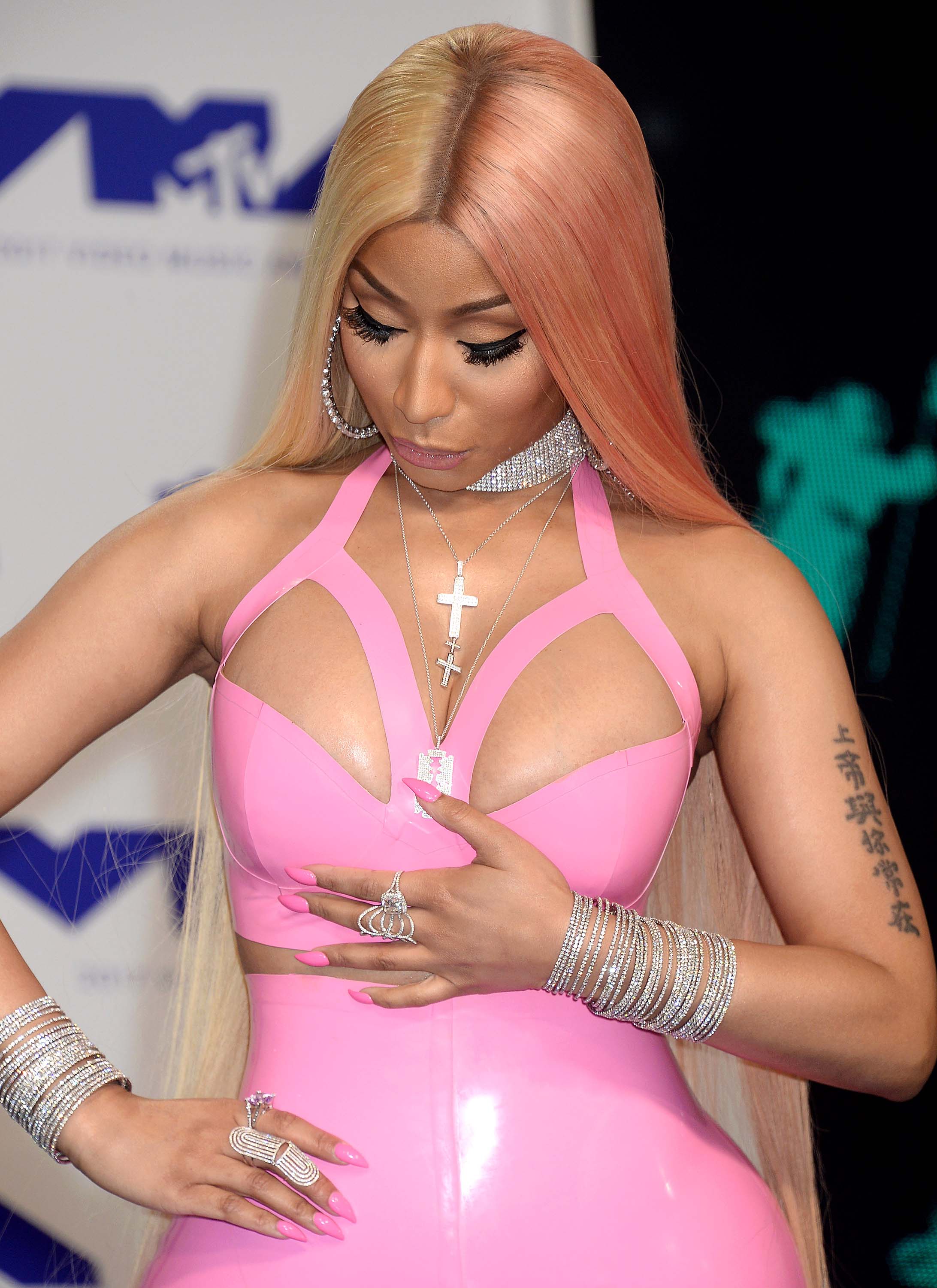 Nicki Minaj attends 2017 MTV Video Music Awards