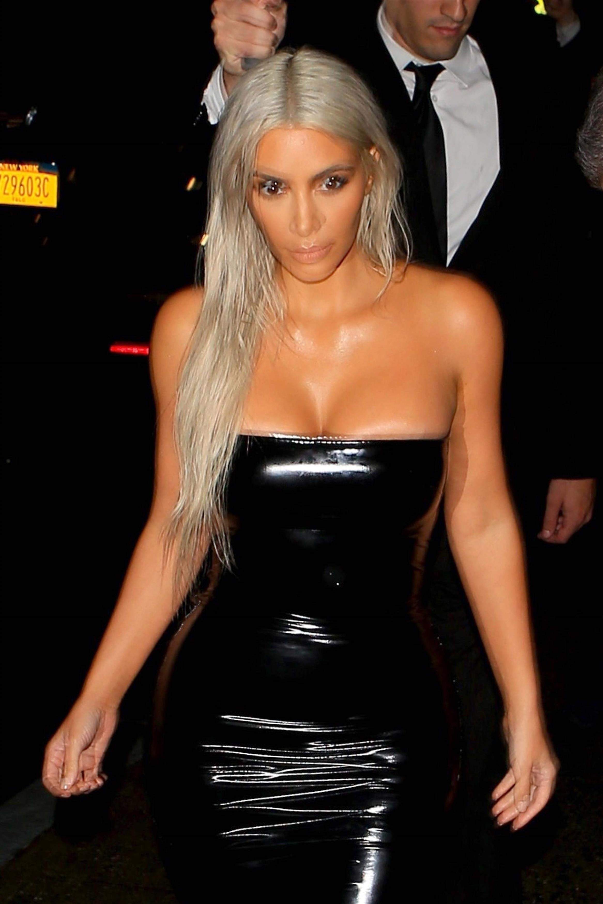 Kim Kardashian arriving at the Tom Ford NYFW Show