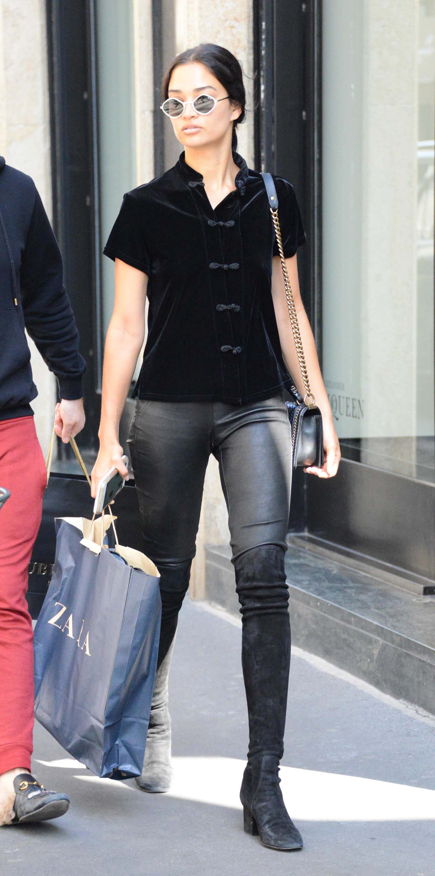 Shanina Shaik shopping with friends