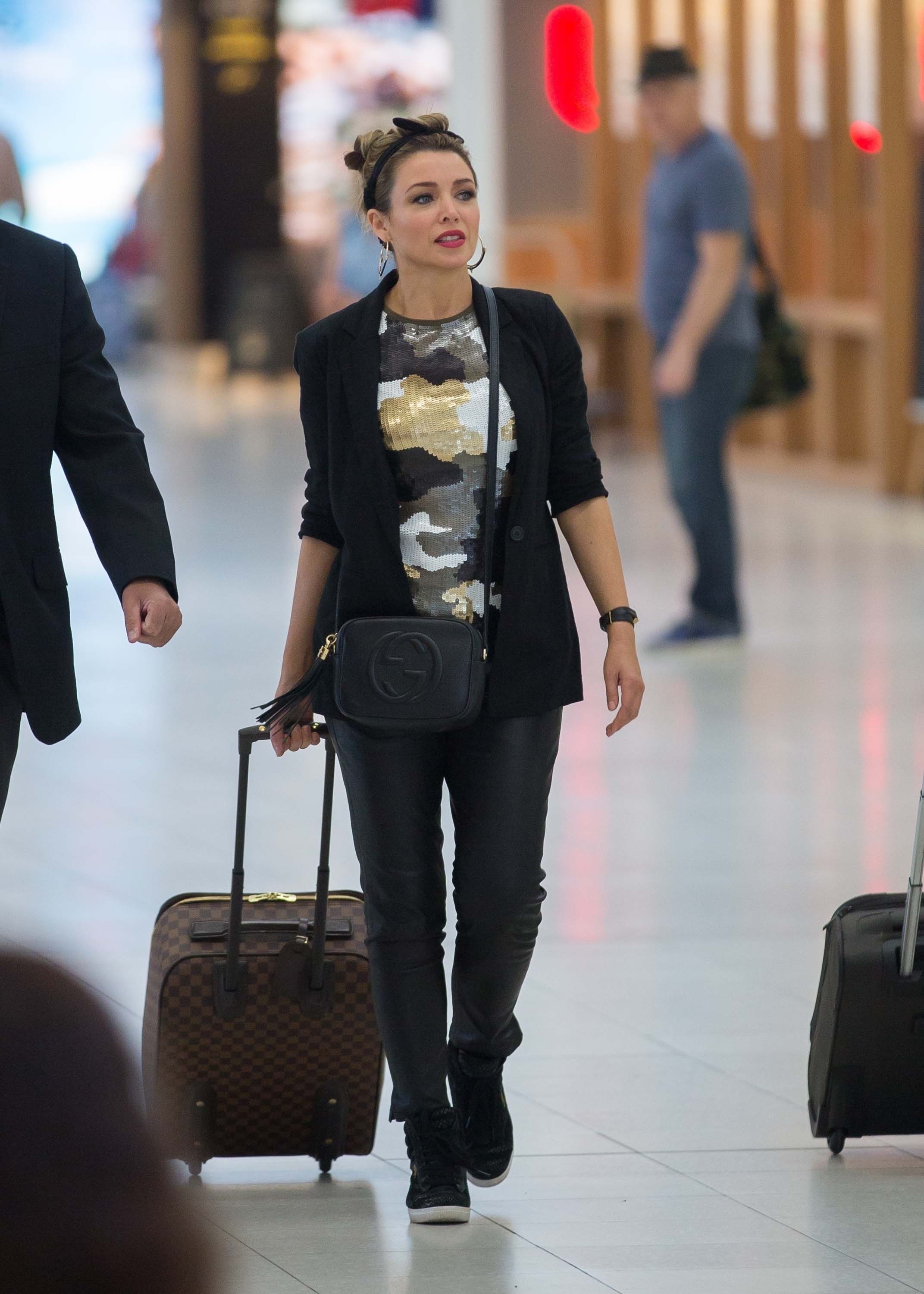 Dannii Minogue at Adelaide airport