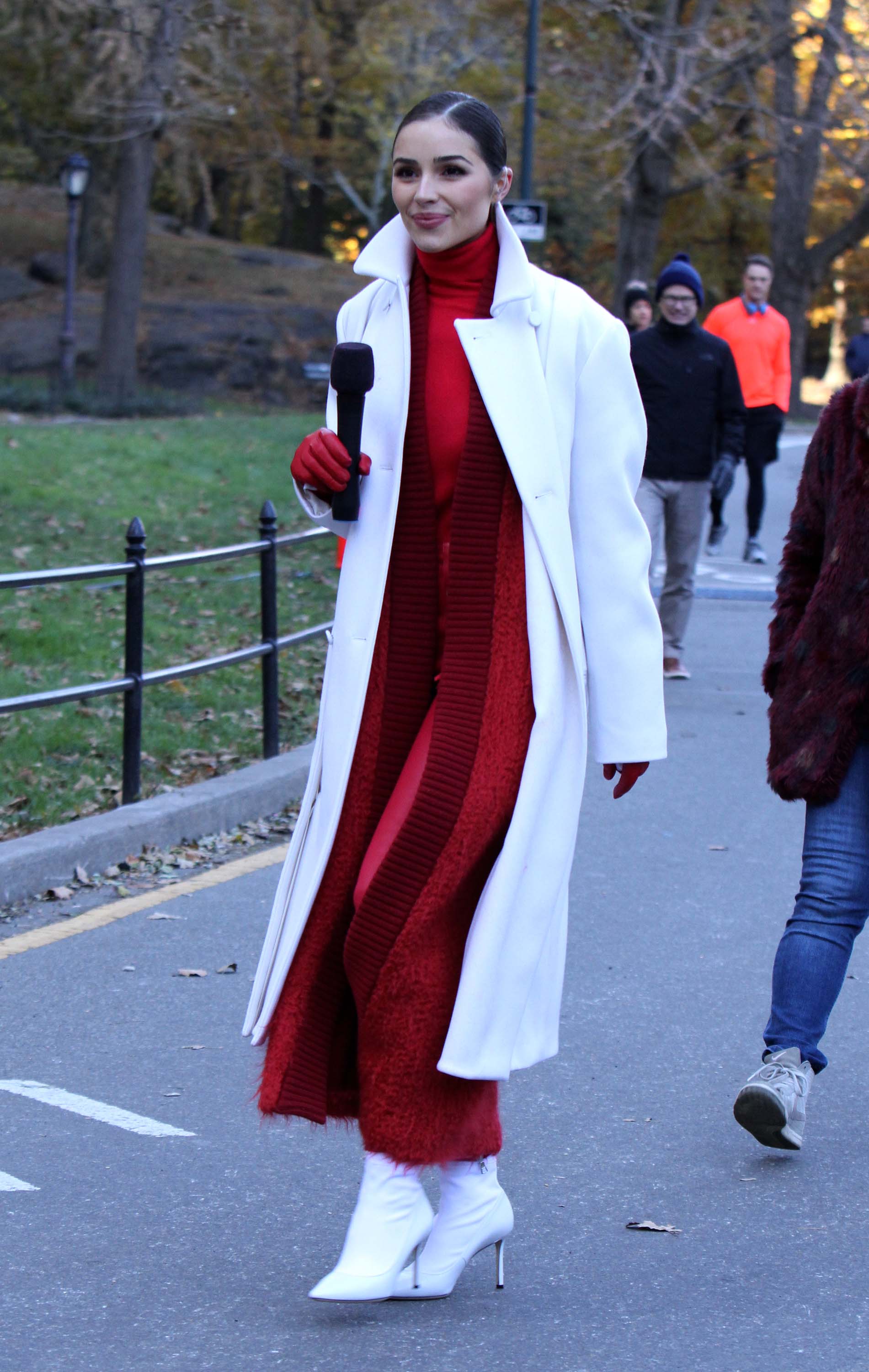 Olivia Culpo attends the Macy’s Thanksgiving Day Parade