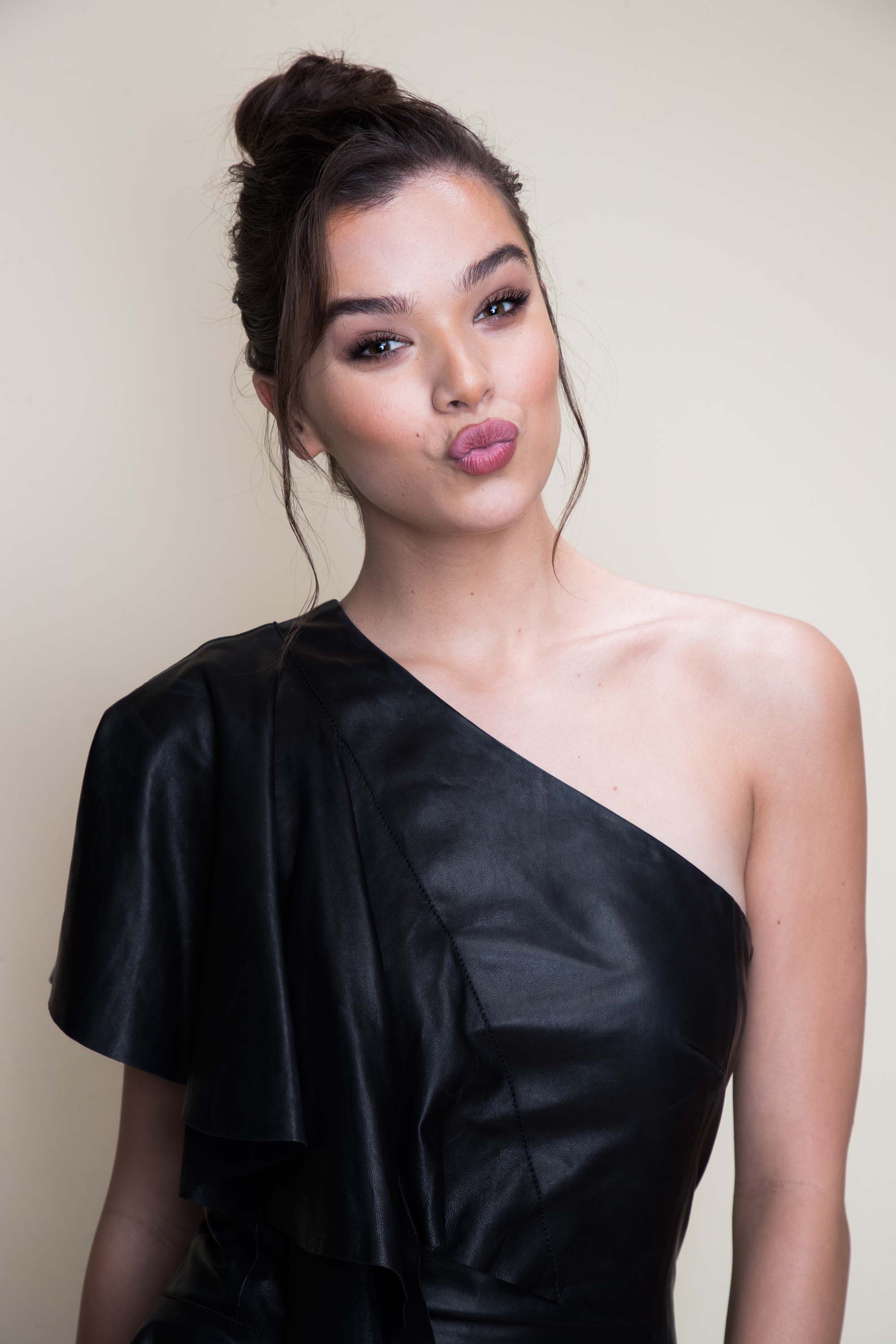 Hailee Steinfeld attends Variety Hitmakers Awards