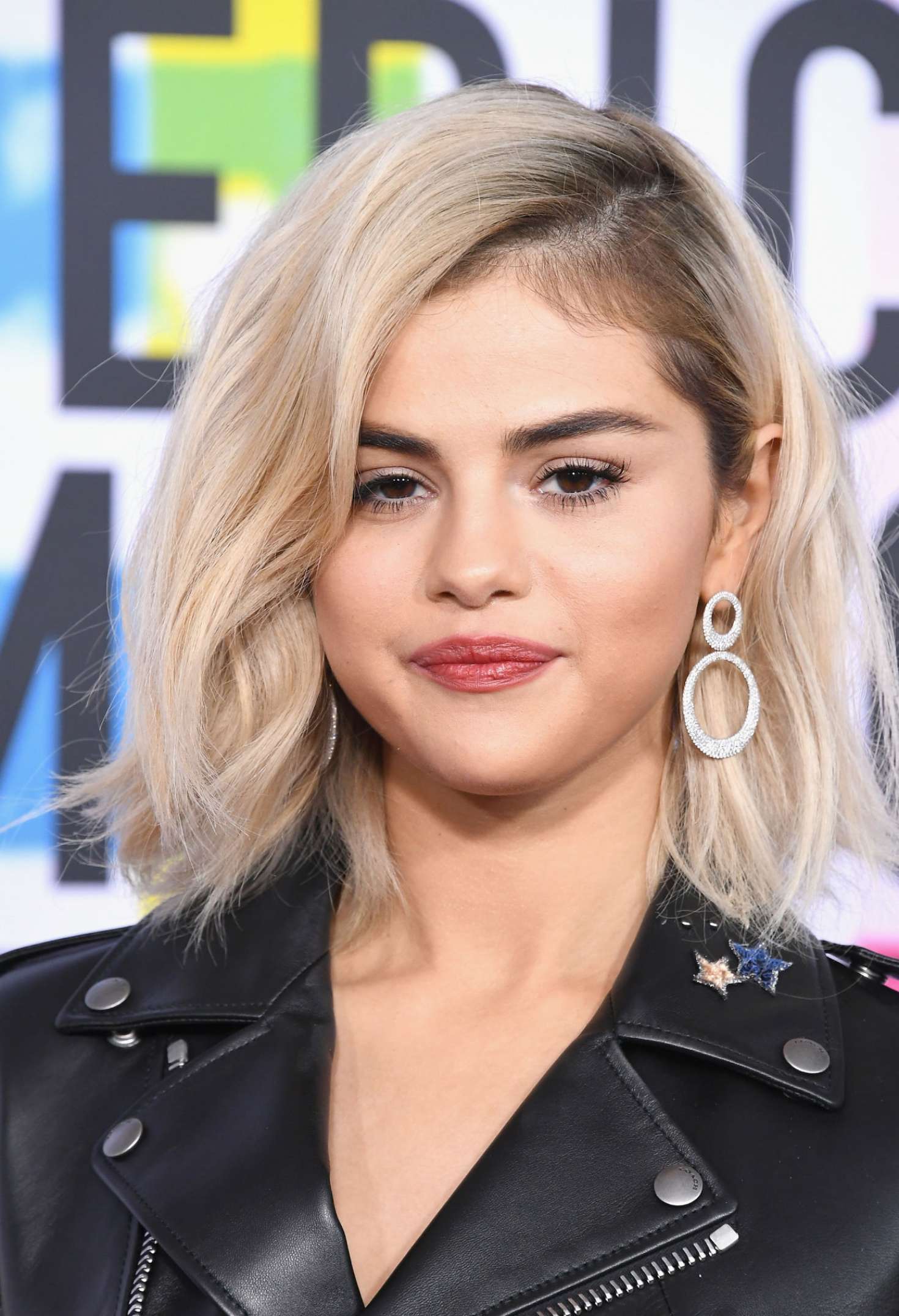 Selena Gomez attends 2017 American Music Awards