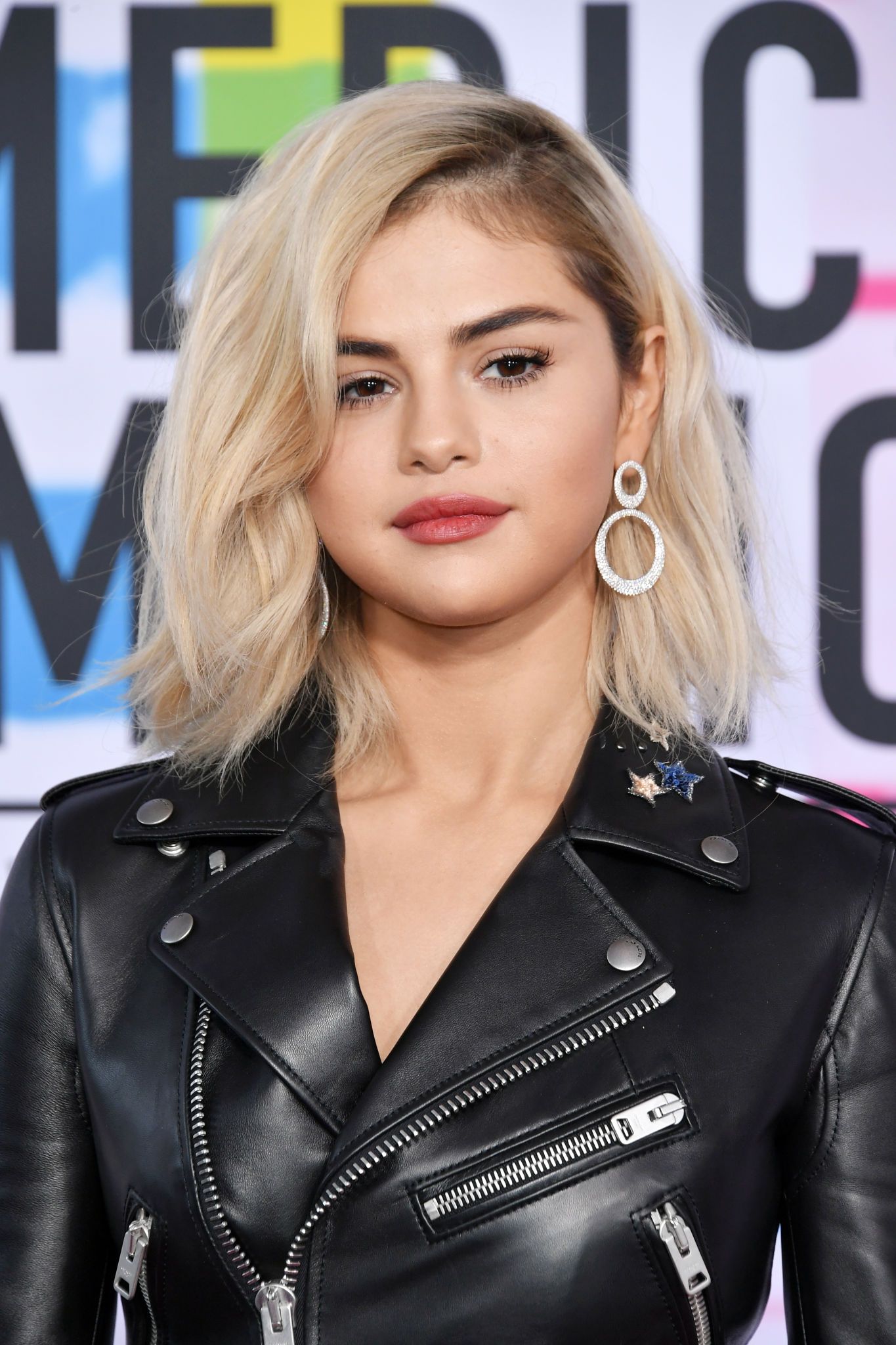 Selena Gomez attends 2017 American Music Awards