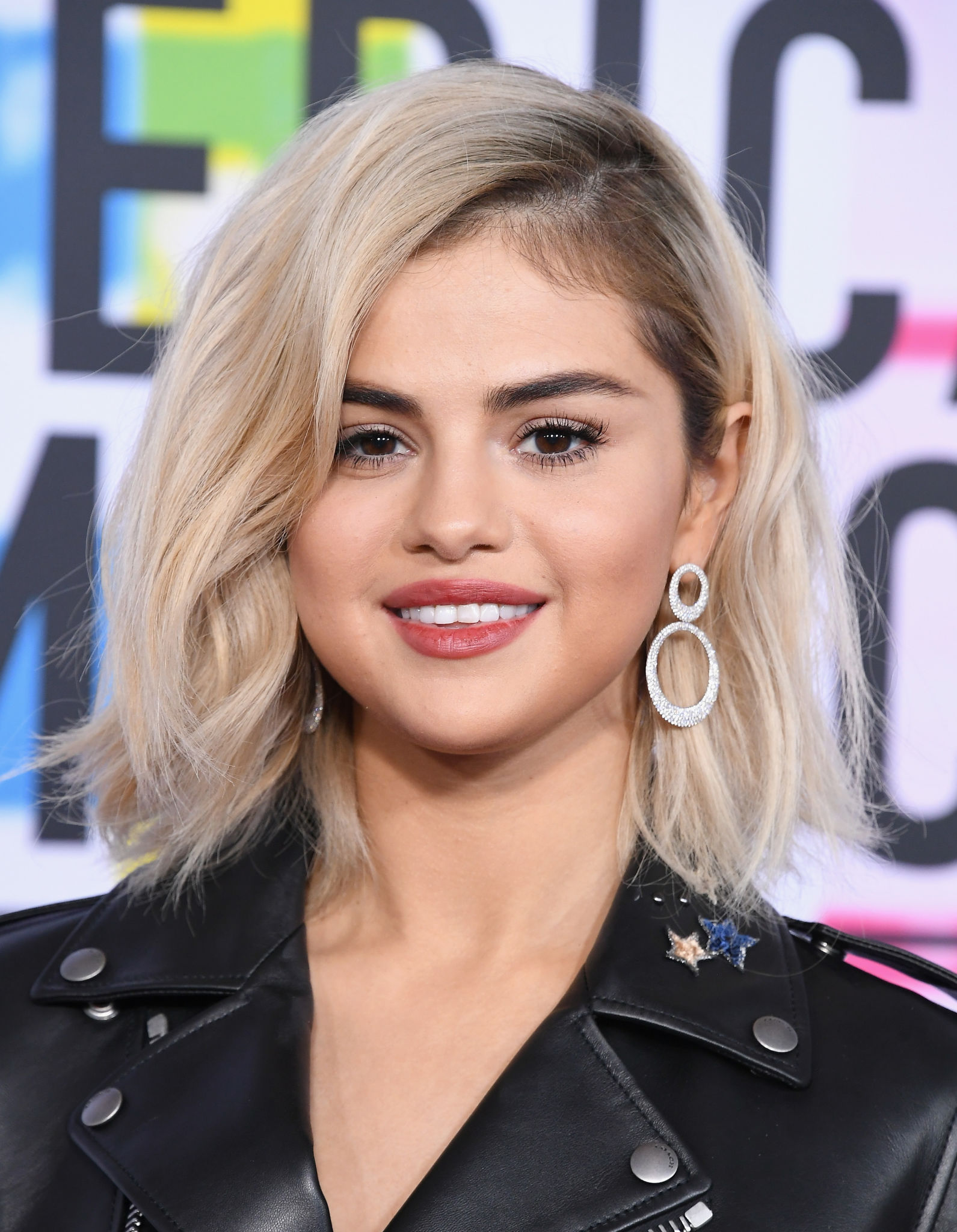 Selena Gomez attends 2017 American Music Awards