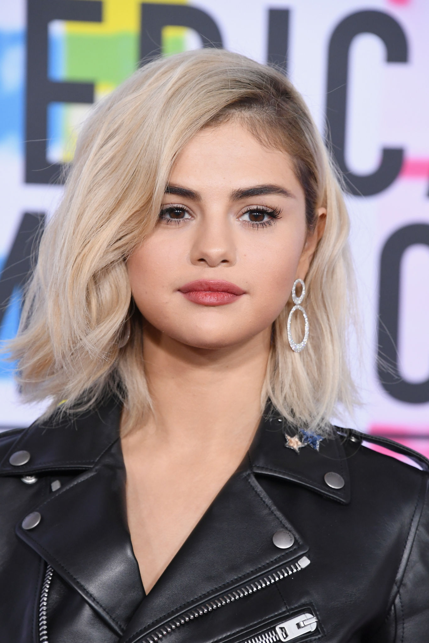 Selena Gomez attends 2017 American Music Awards