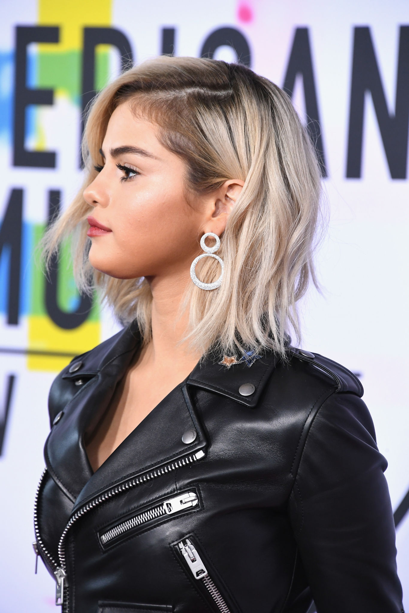 Selena Gomez attends 2017 American Music Awards