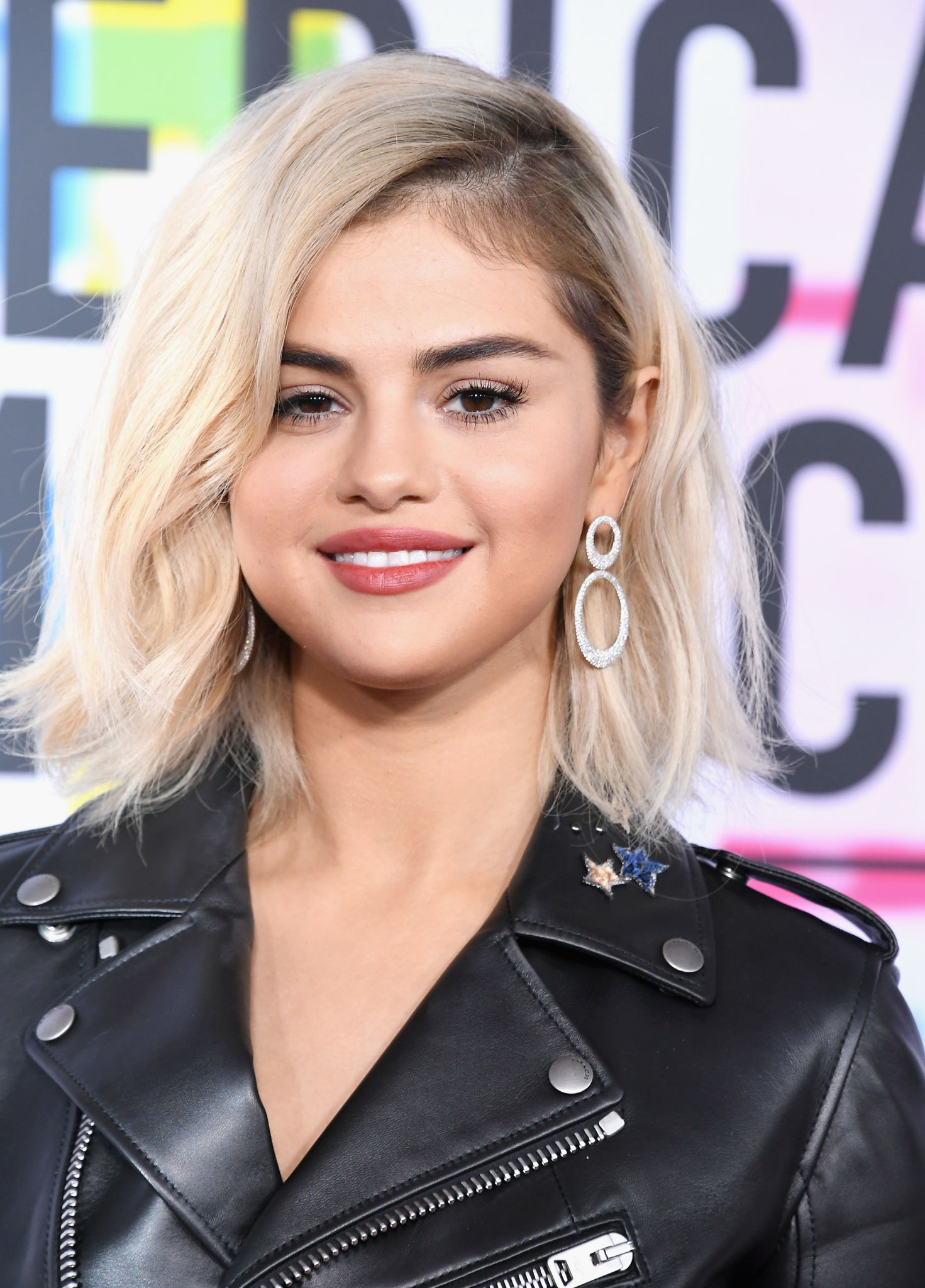 Selena Gomez attends 2017 American Music Awards