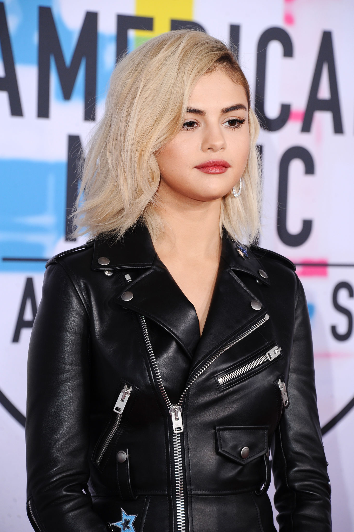 Selena Gomez attends 2017 American Music Awards