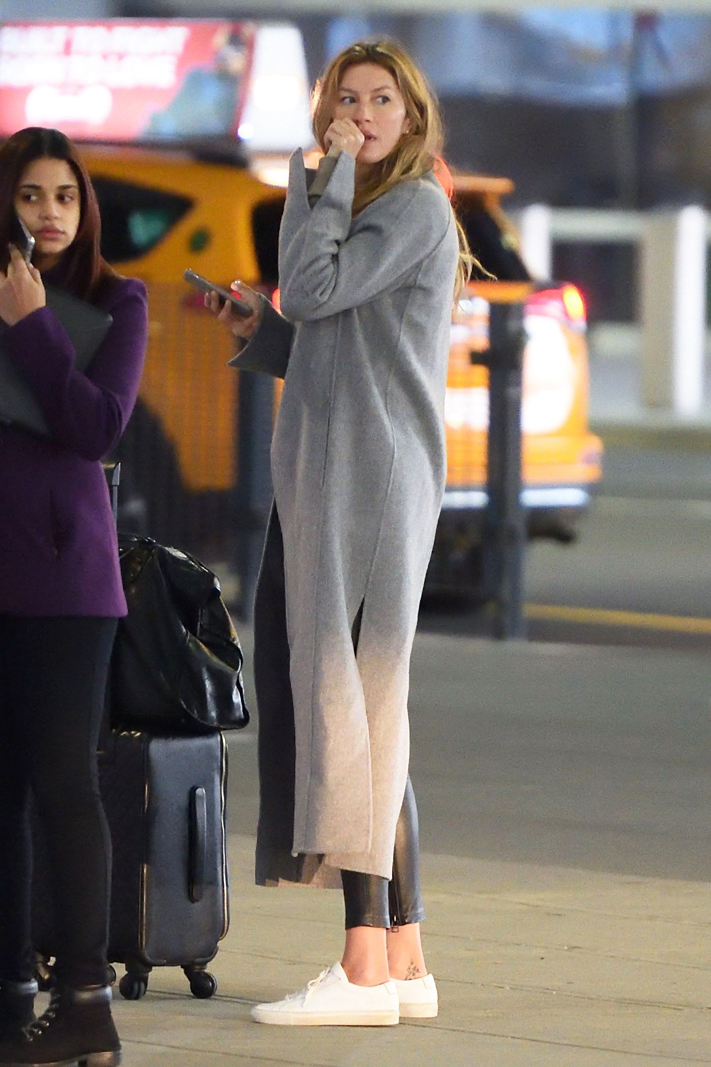 Gisele Bundchen arrives JFK Airport this morning to catch a flight out