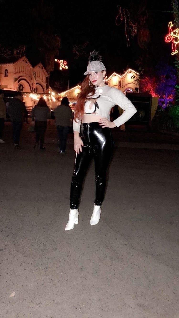 Phoebe Price at the Los Angeles Zoo Christmas show