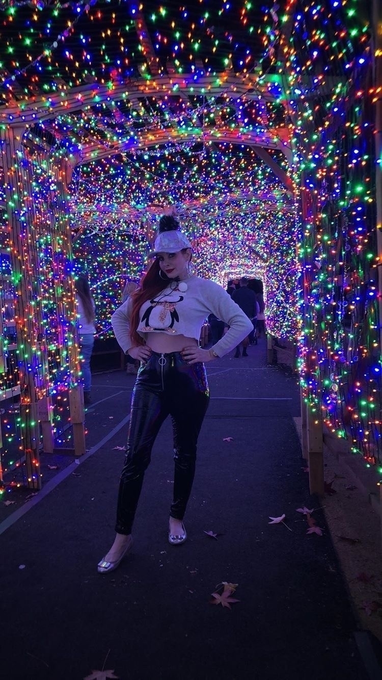 Phoebe Price at the Los Angeles Zoo Christmas show