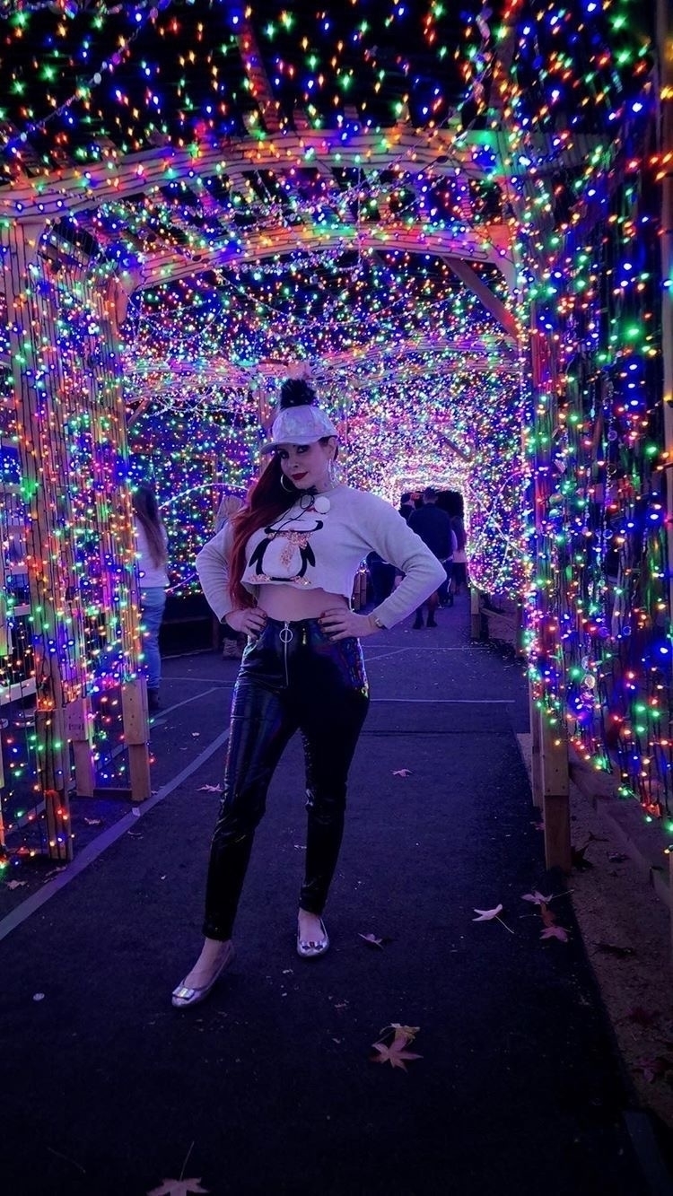 Phoebe Price at the Los Angeles Zoo Christmas show