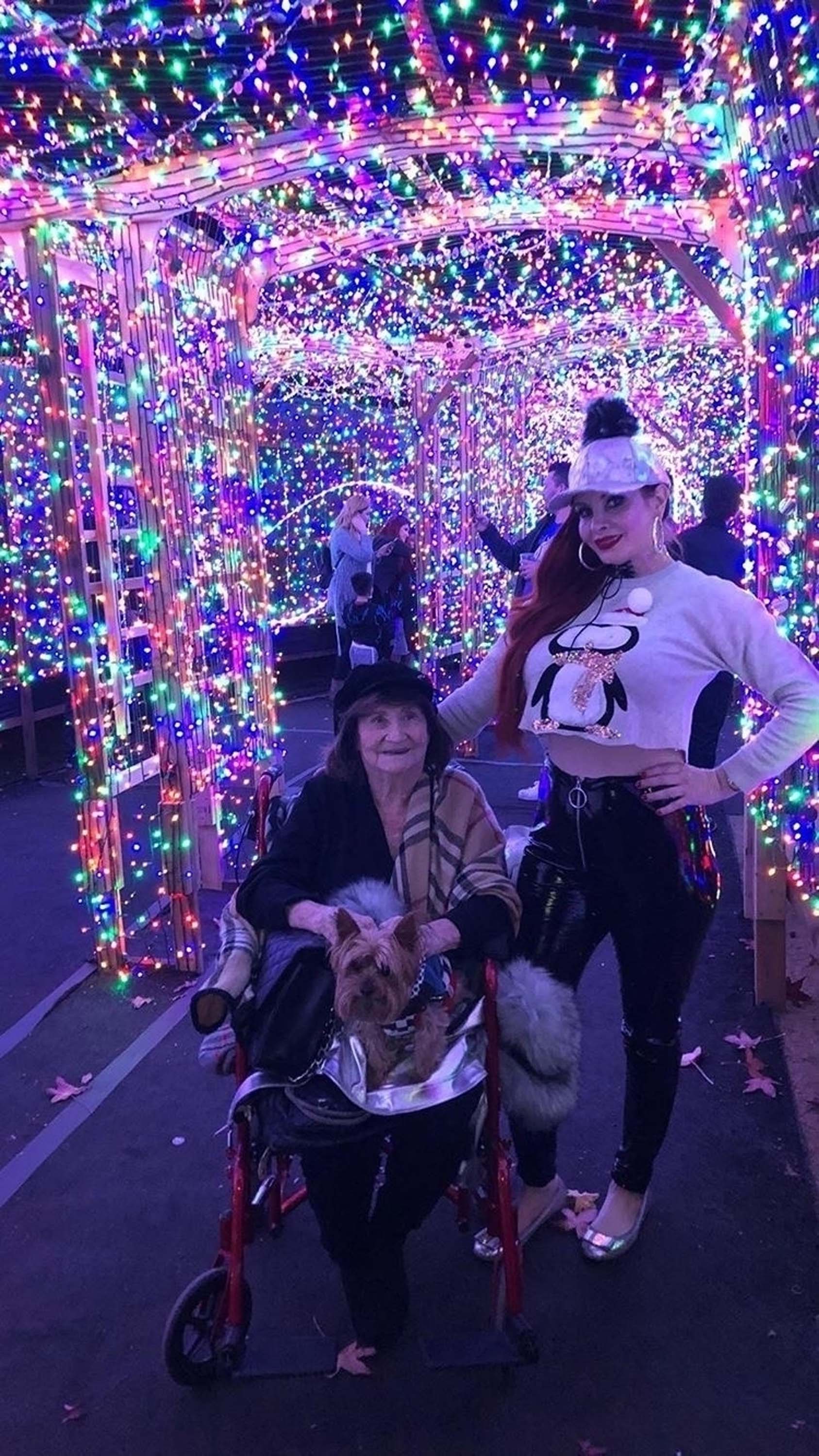 Phoebe Price at the Los Angeles Zoo Christmas show