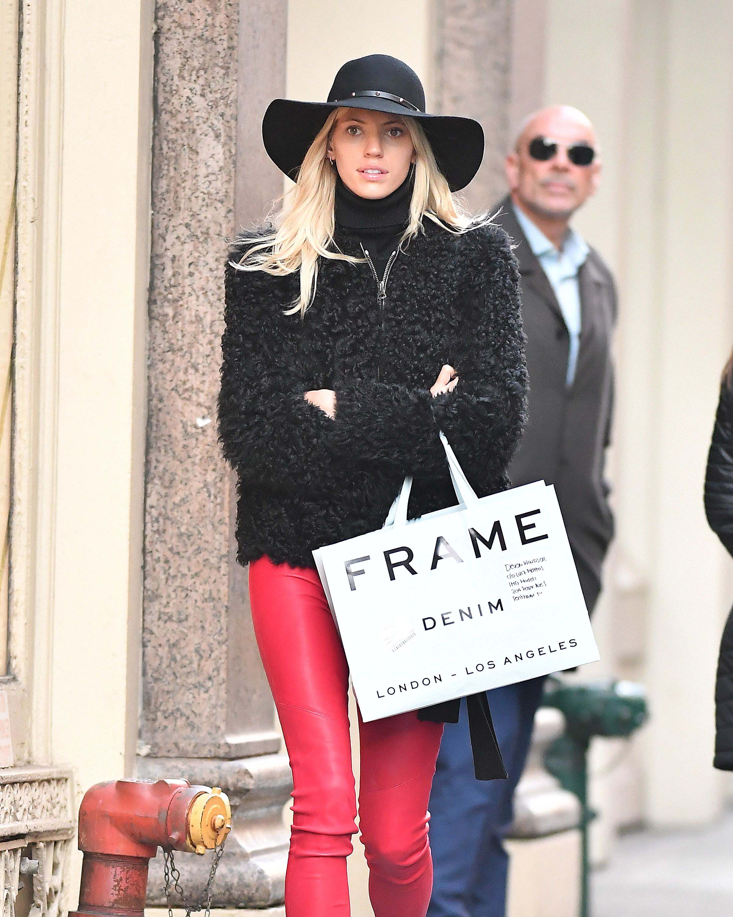 Devon Windsor goes shopping in SOHO