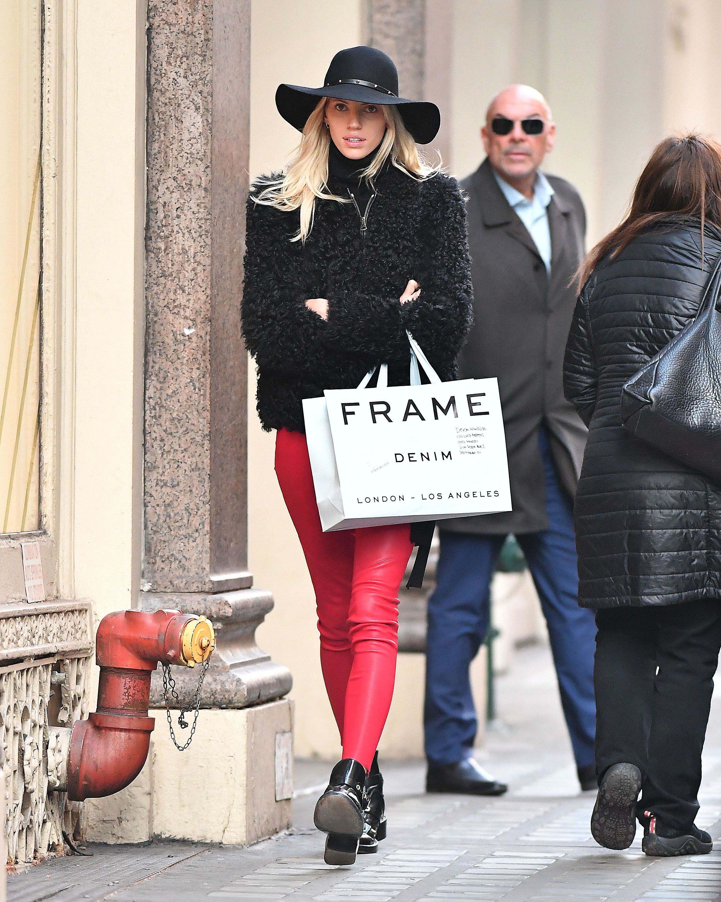 Devon Windsor goes shopping in SOHO